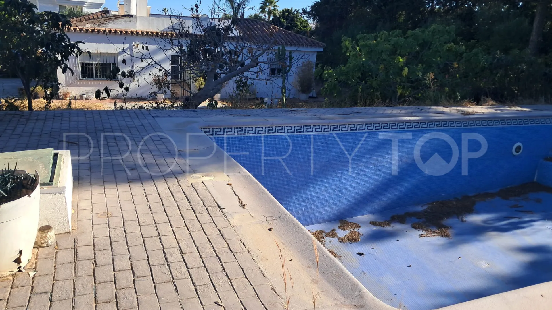 Se vende villa en Paraiso Medio