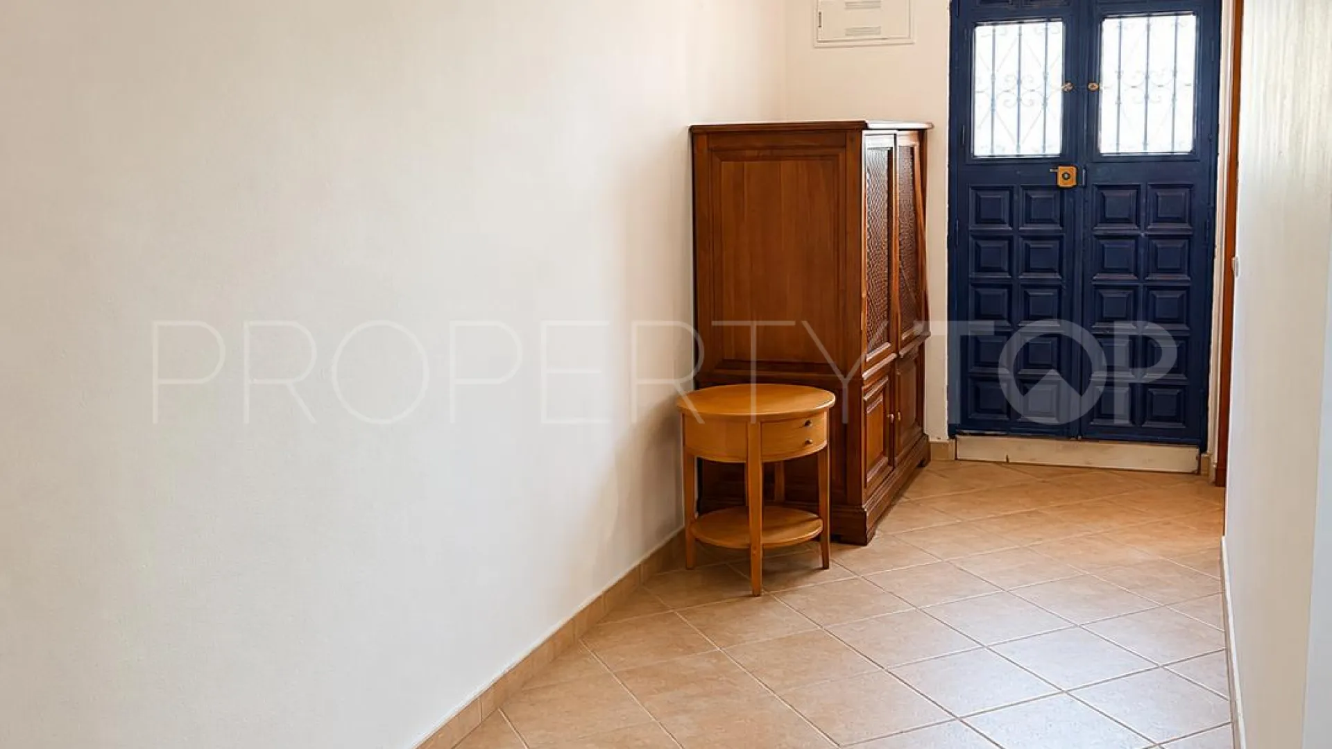 For sale town house with 6 bedrooms in Marbella Centro