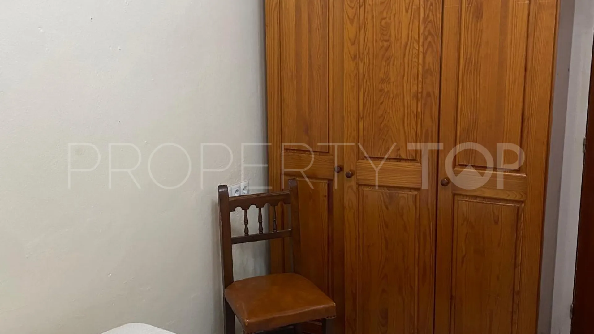 For sale town house with 6 bedrooms in Marbella Centro