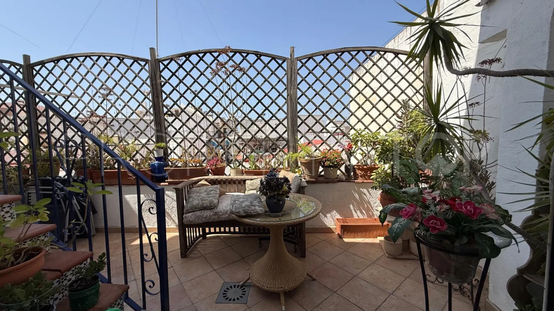 For sale town house with 6 bedrooms in Marbella Centro