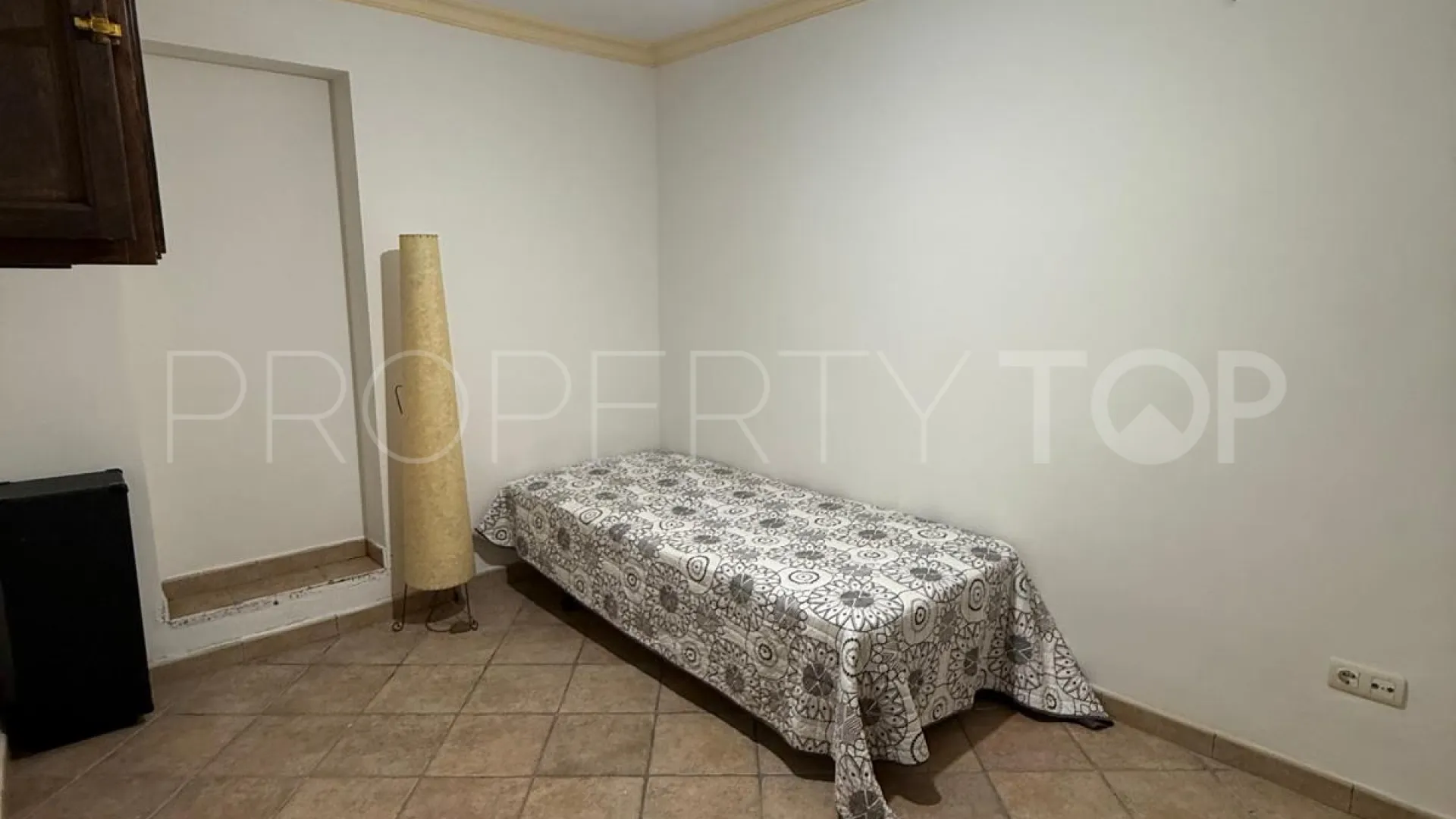 For sale town house with 6 bedrooms in Marbella Centro