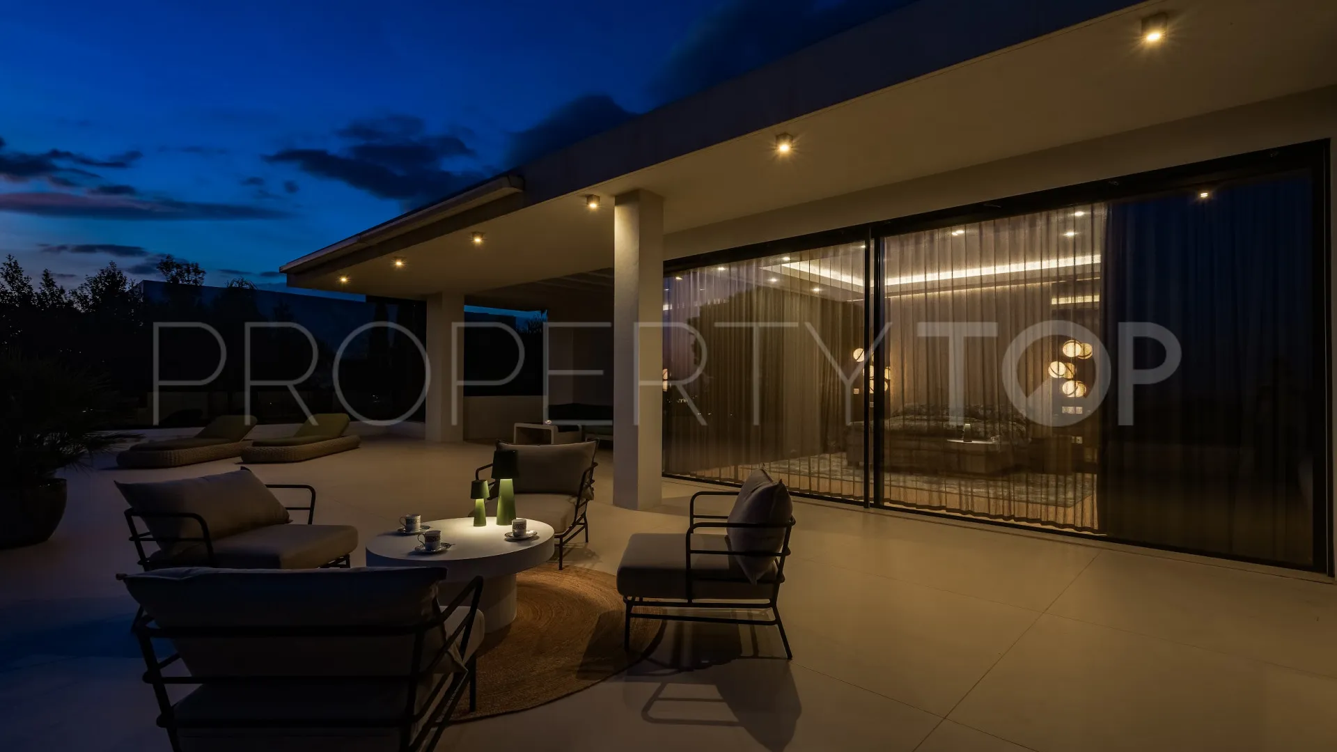 Se vende villa de 5 dormitorios en Golden Mile