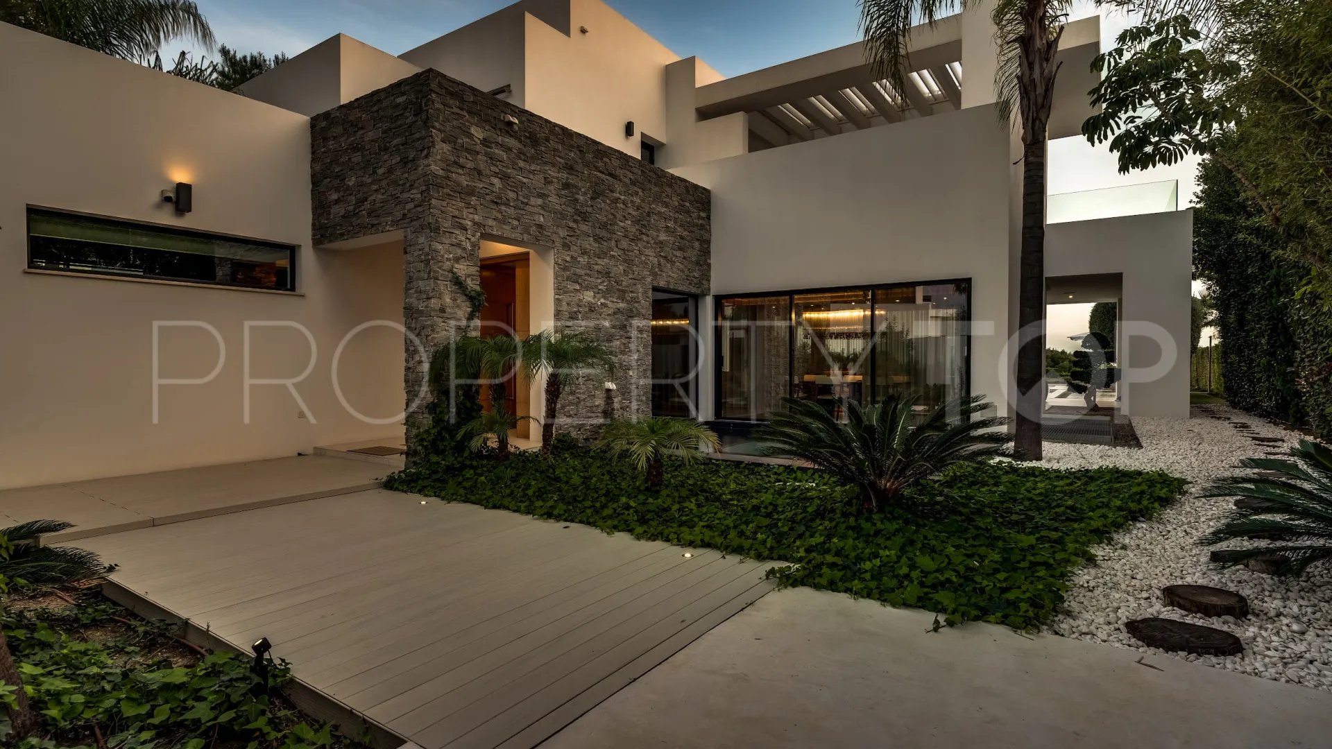 Se vende villa de 5 dormitorios en Golden Mile