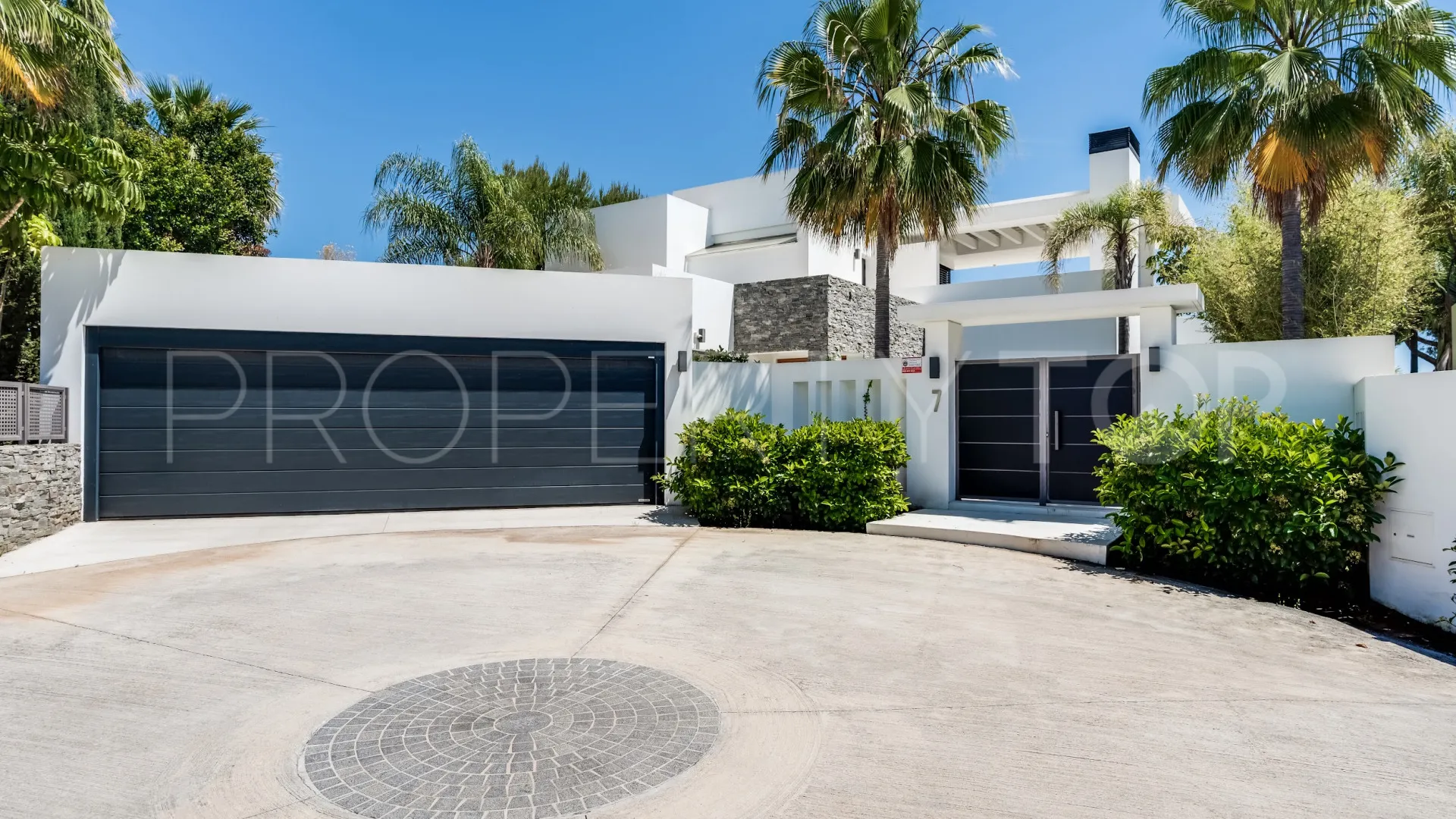 Se vende villa de 5 dormitorios en Golden Mile