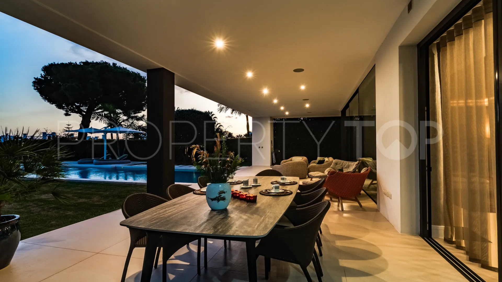 Se vende villa de 5 dormitorios en Golden Mile