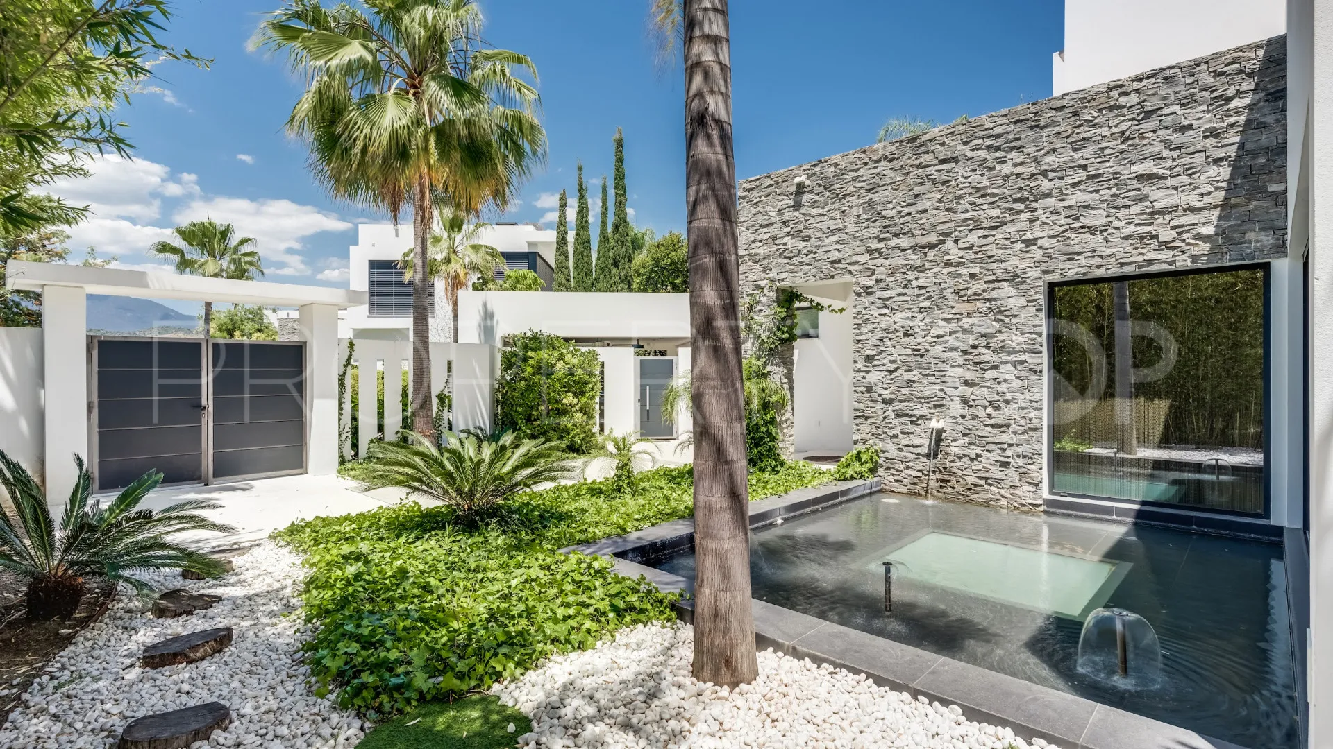 Se vende villa de 5 dormitorios en Golden Mile