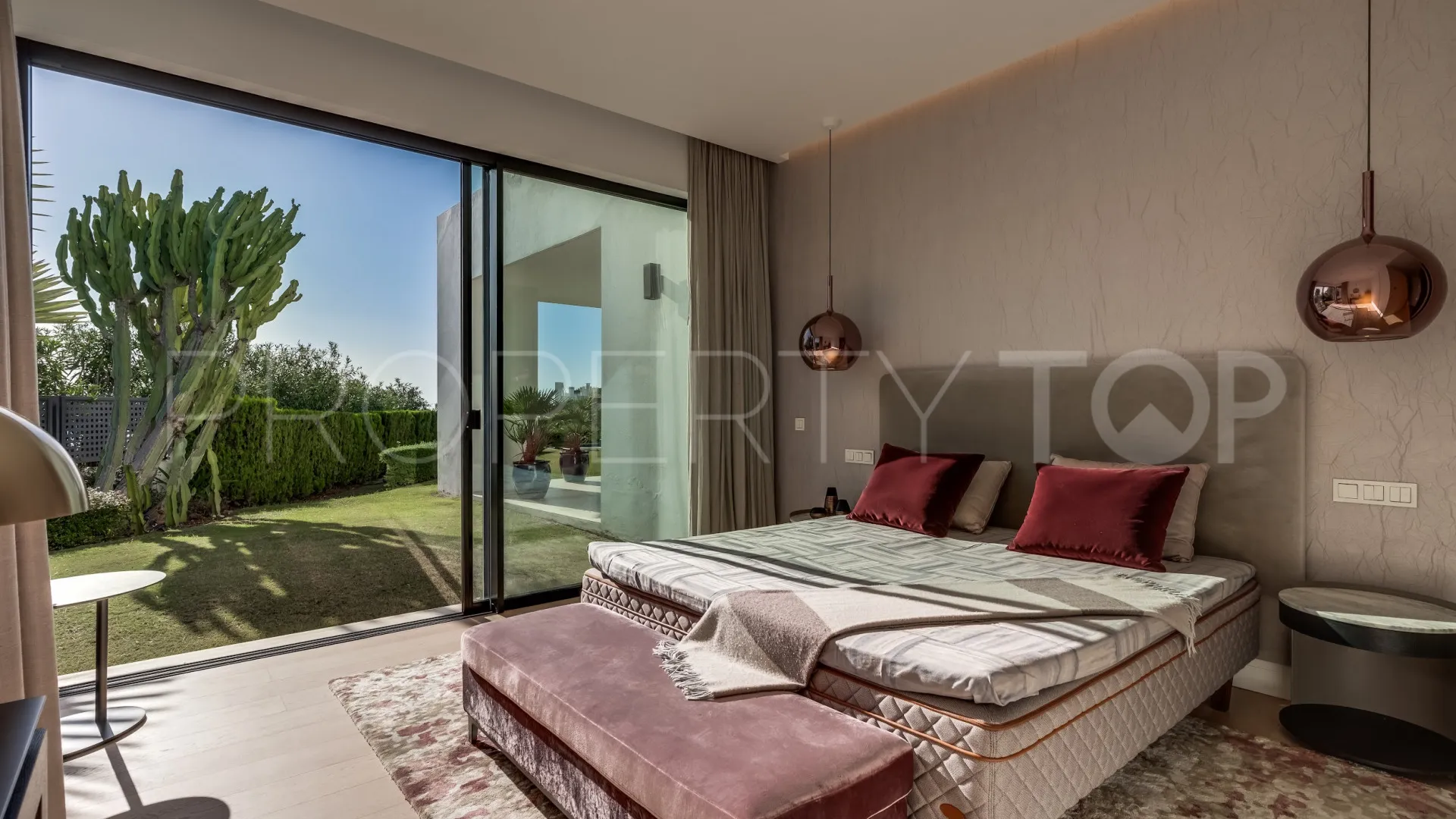 Se vende villa de 5 dormitorios en Golden Mile
