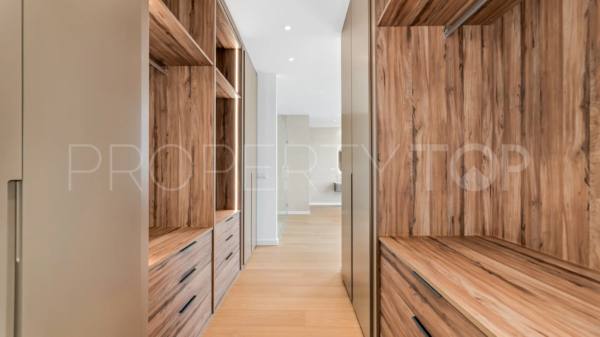 6 bedrooms Paraiso Alto villa for sale