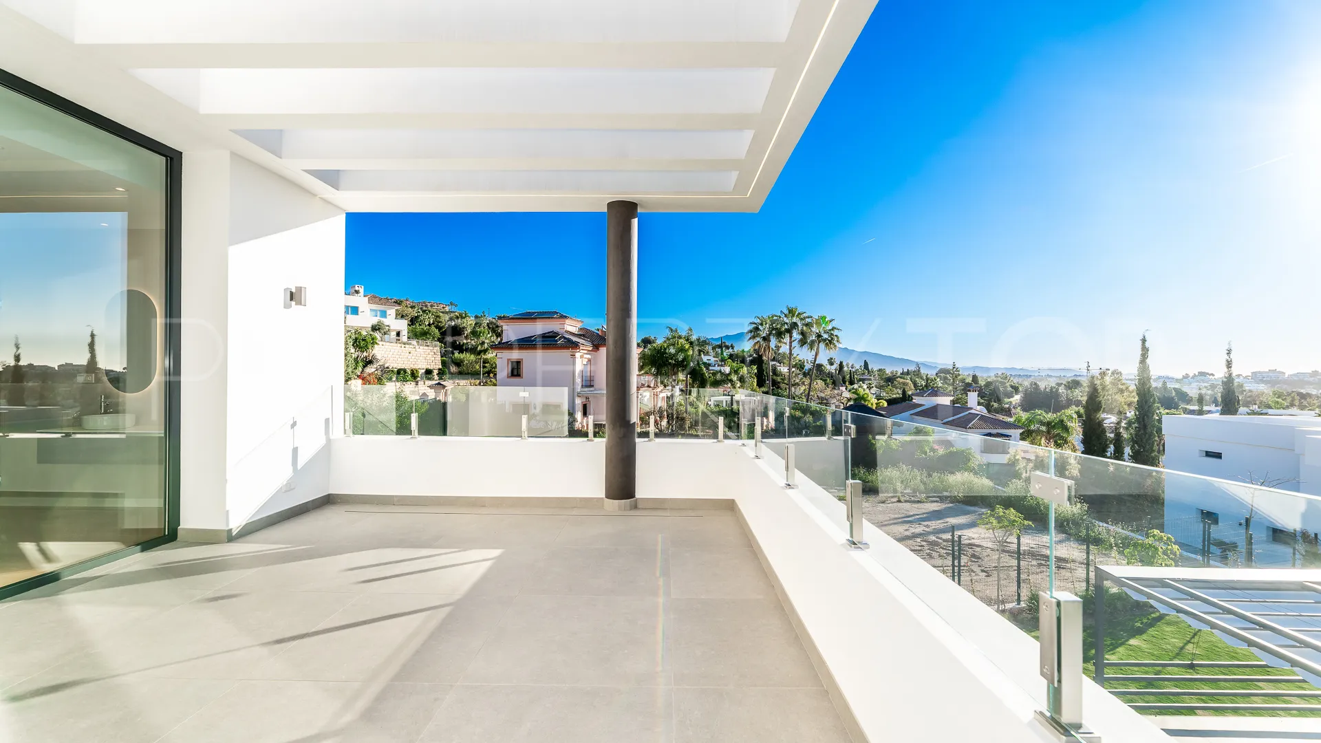 6 bedrooms Paraiso Alto villa for sale