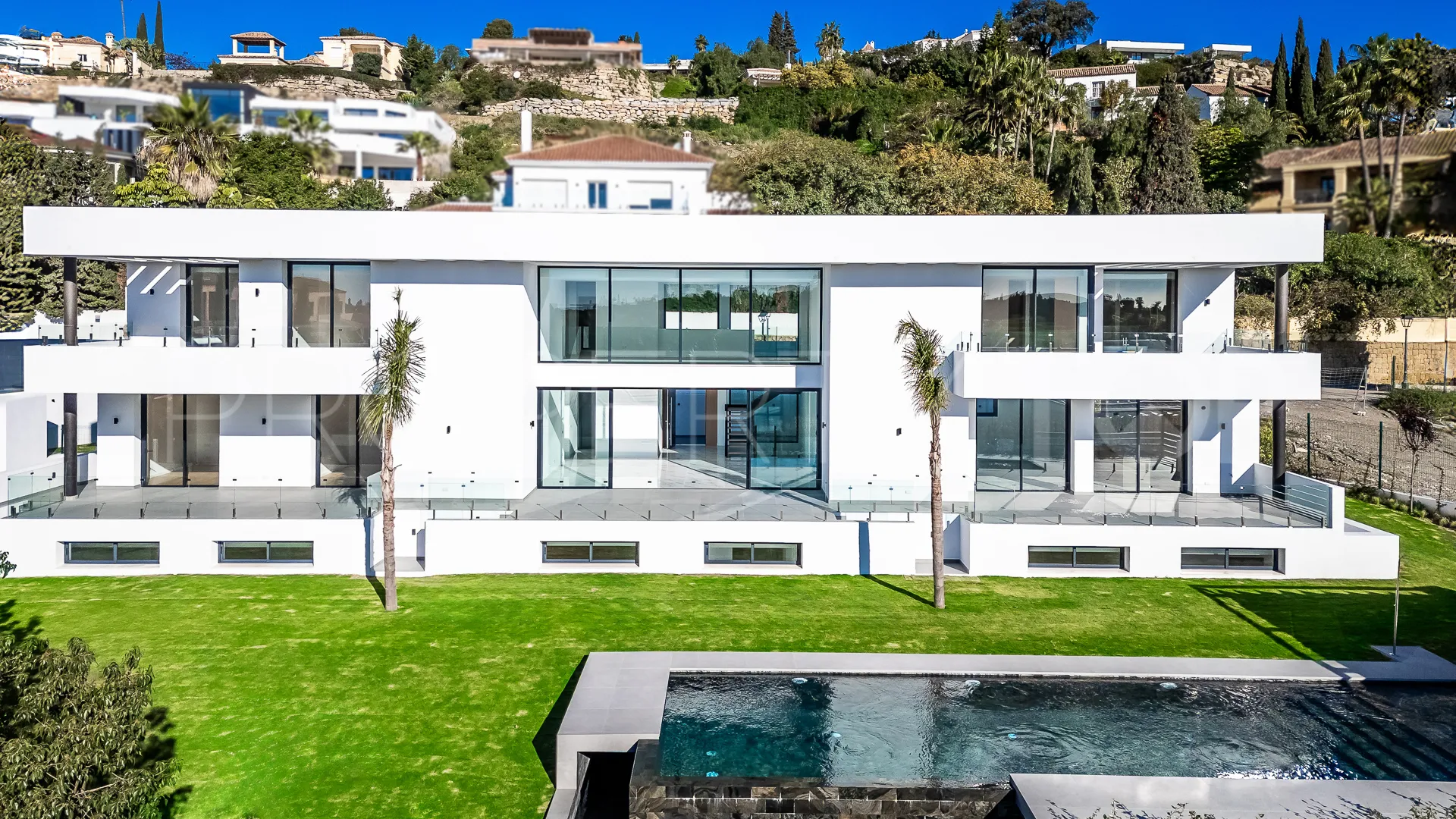 6 bedrooms Paraiso Alto villa for sale