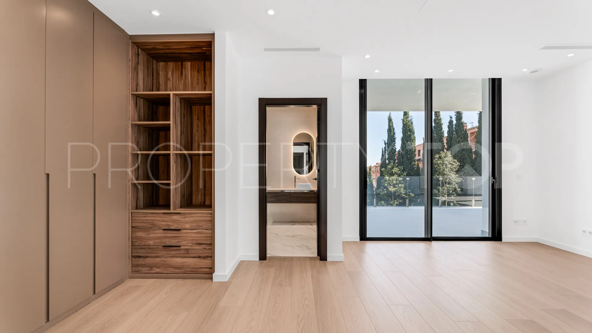 6 bedrooms Paraiso Alto villa for sale