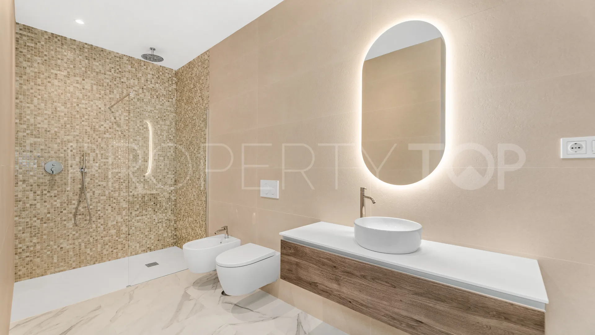 6 bedrooms Paraiso Alto villa for sale