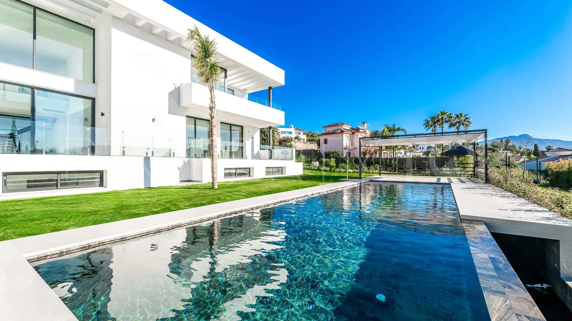 6 bedrooms Paraiso Alto villa for sale