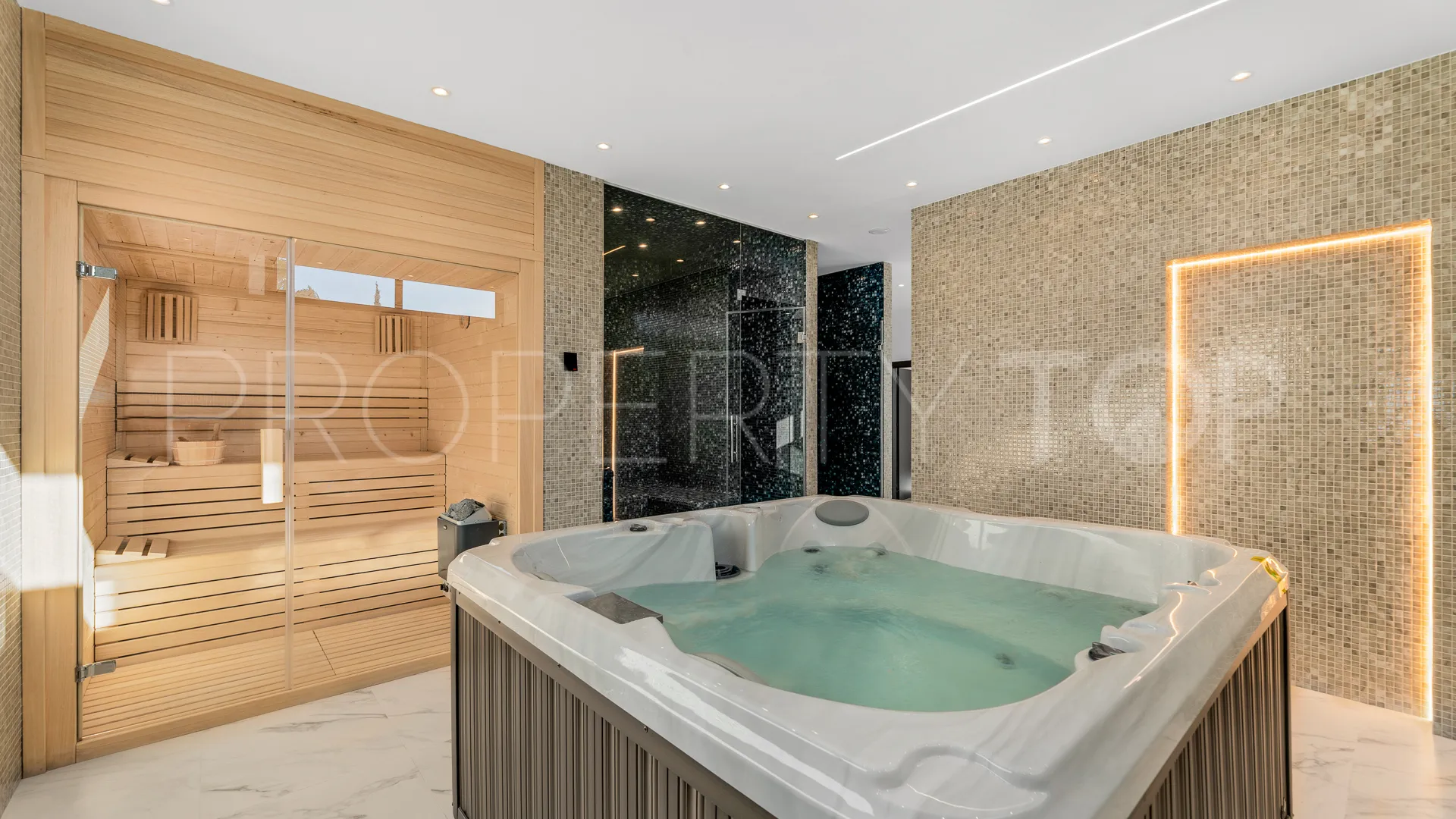 6 bedrooms Paraiso Alto villa for sale
