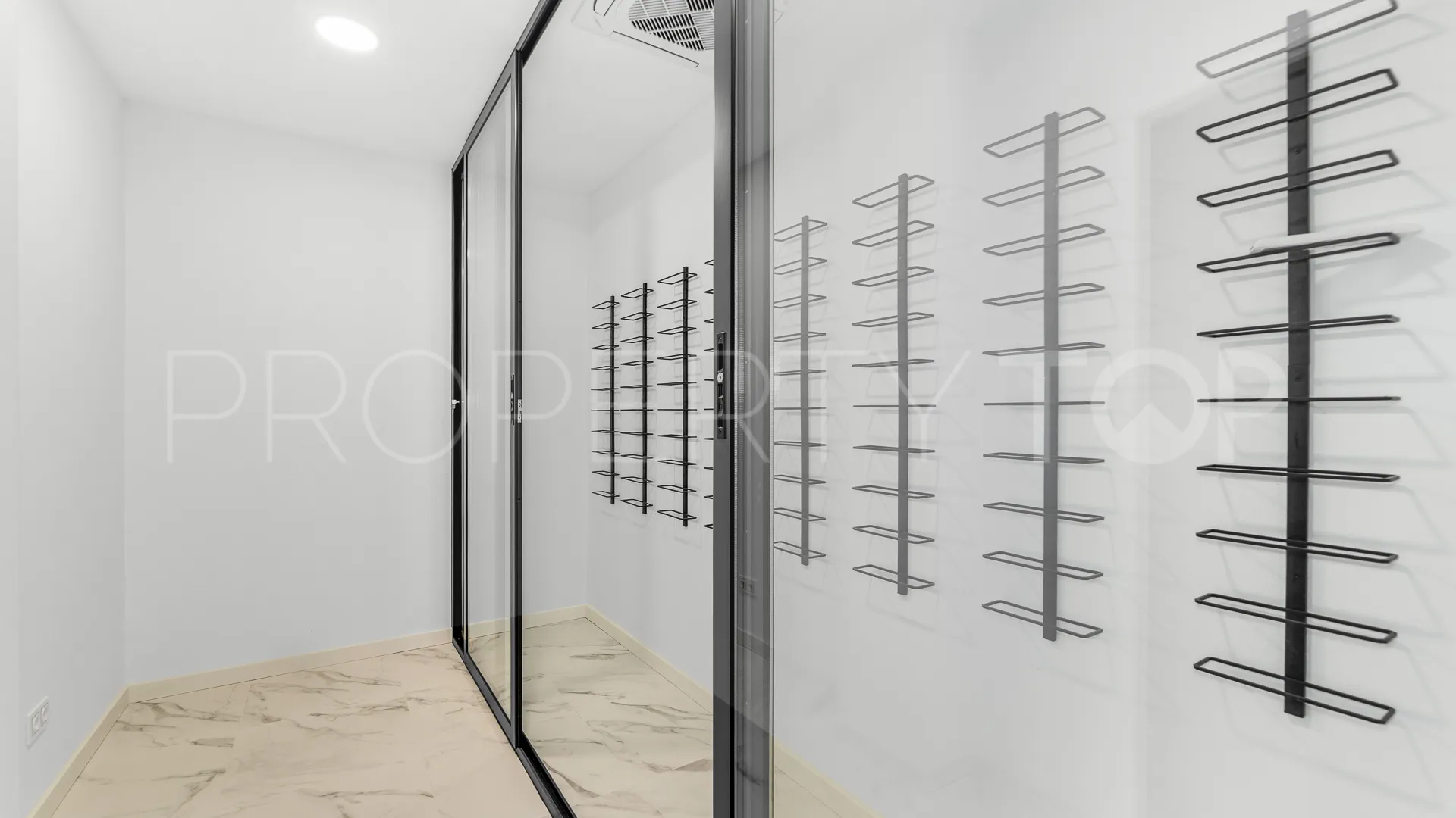 6 bedrooms Paraiso Alto villa for sale