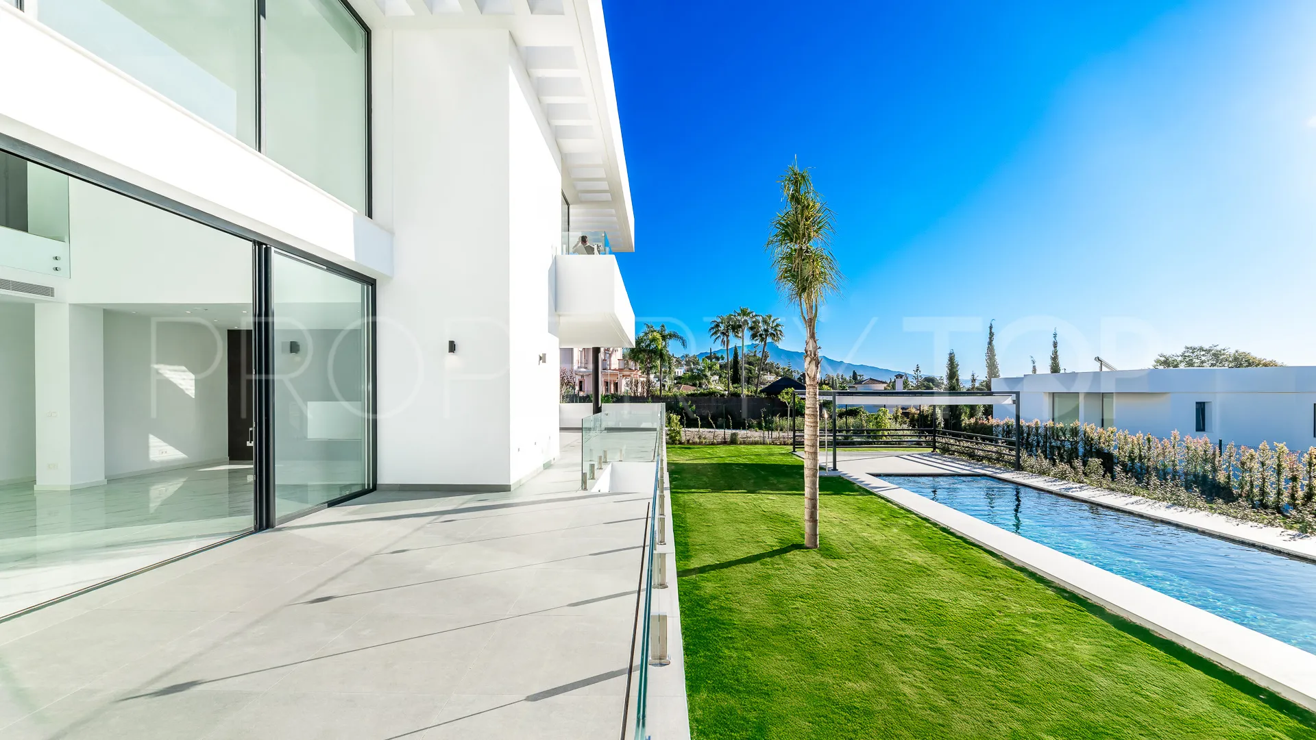 6 bedrooms Paraiso Alto villa for sale
