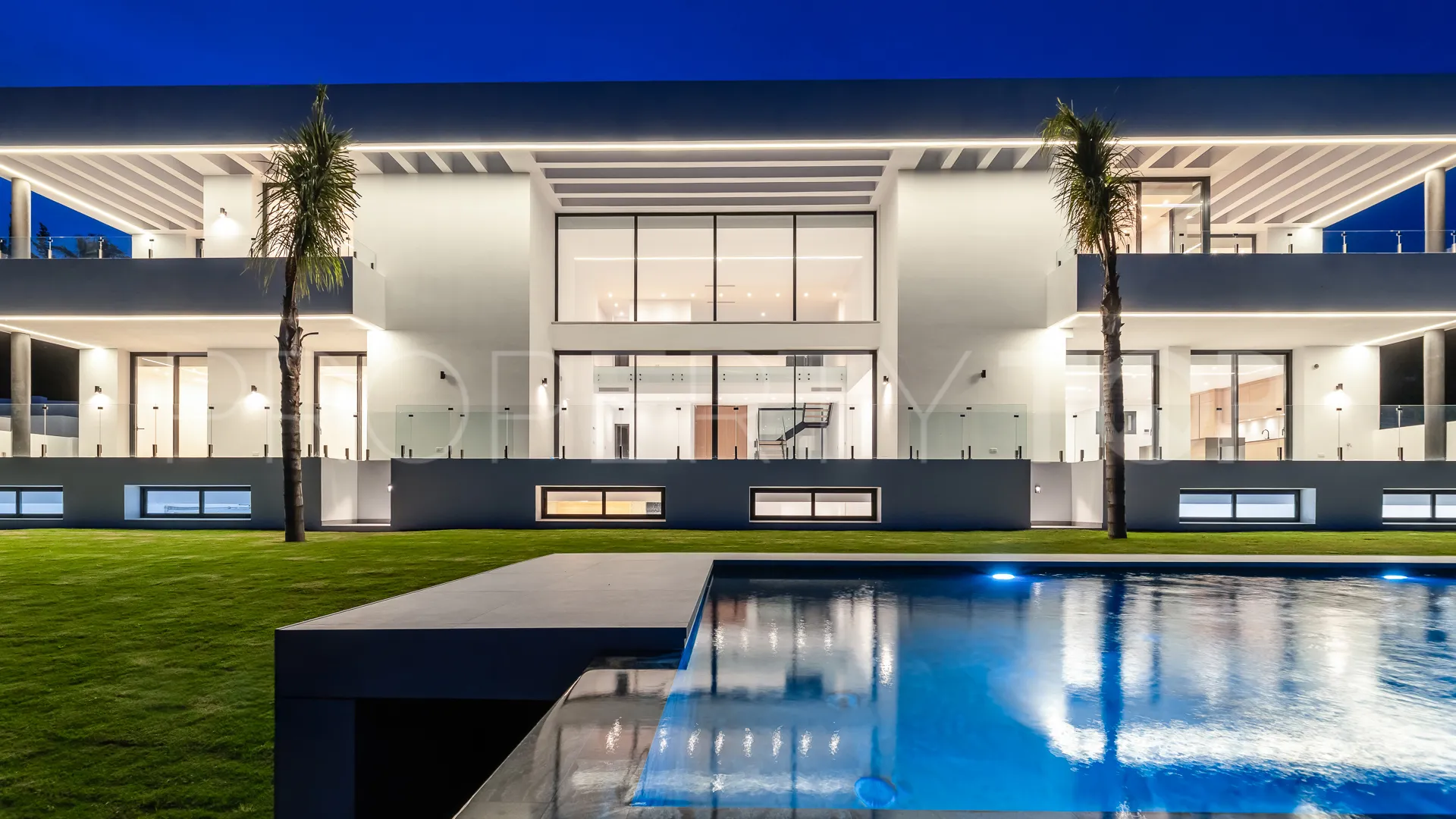 6 bedrooms Paraiso Alto villa for sale