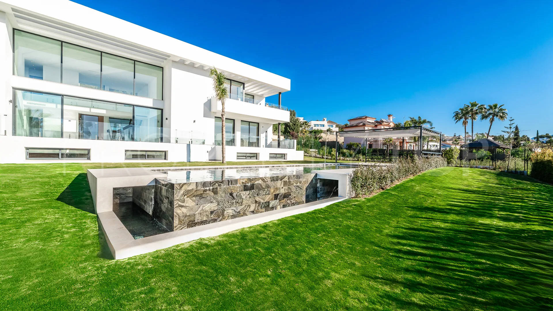 6 bedrooms Paraiso Alto villa for sale