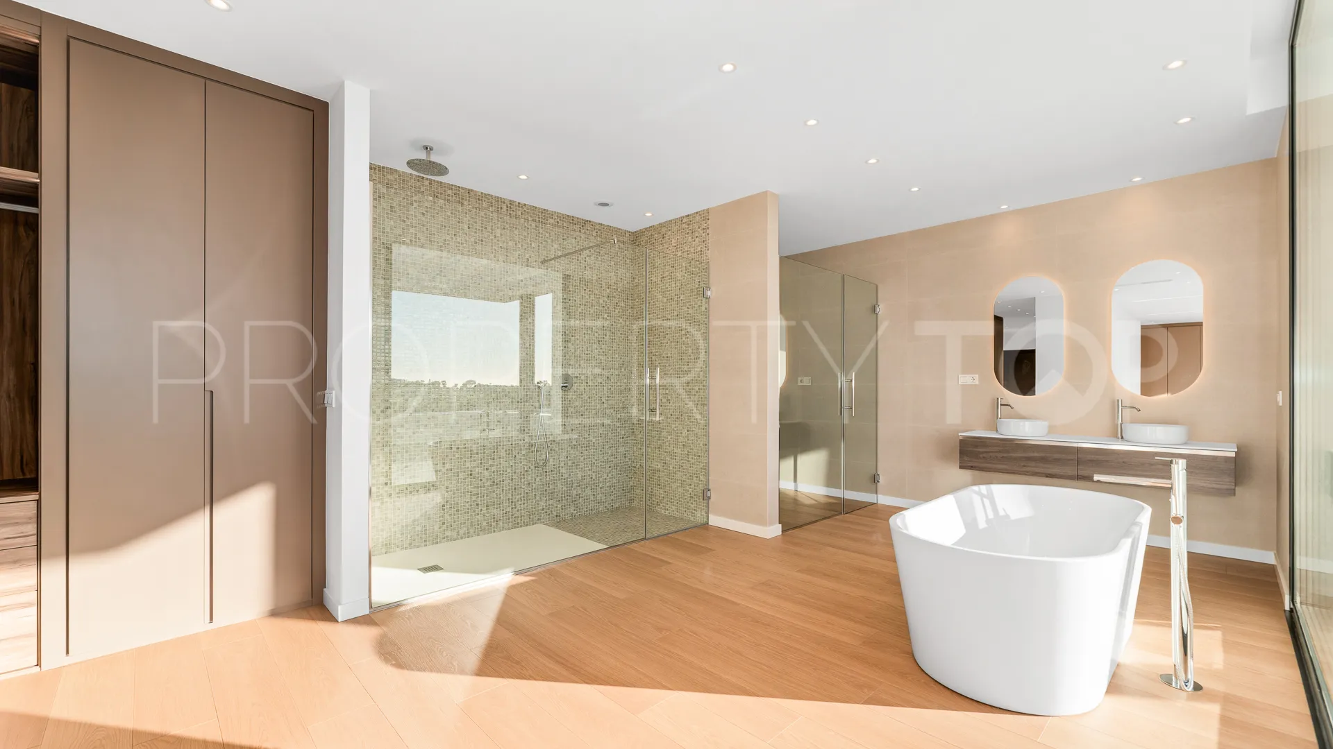 6 bedrooms Paraiso Alto villa for sale