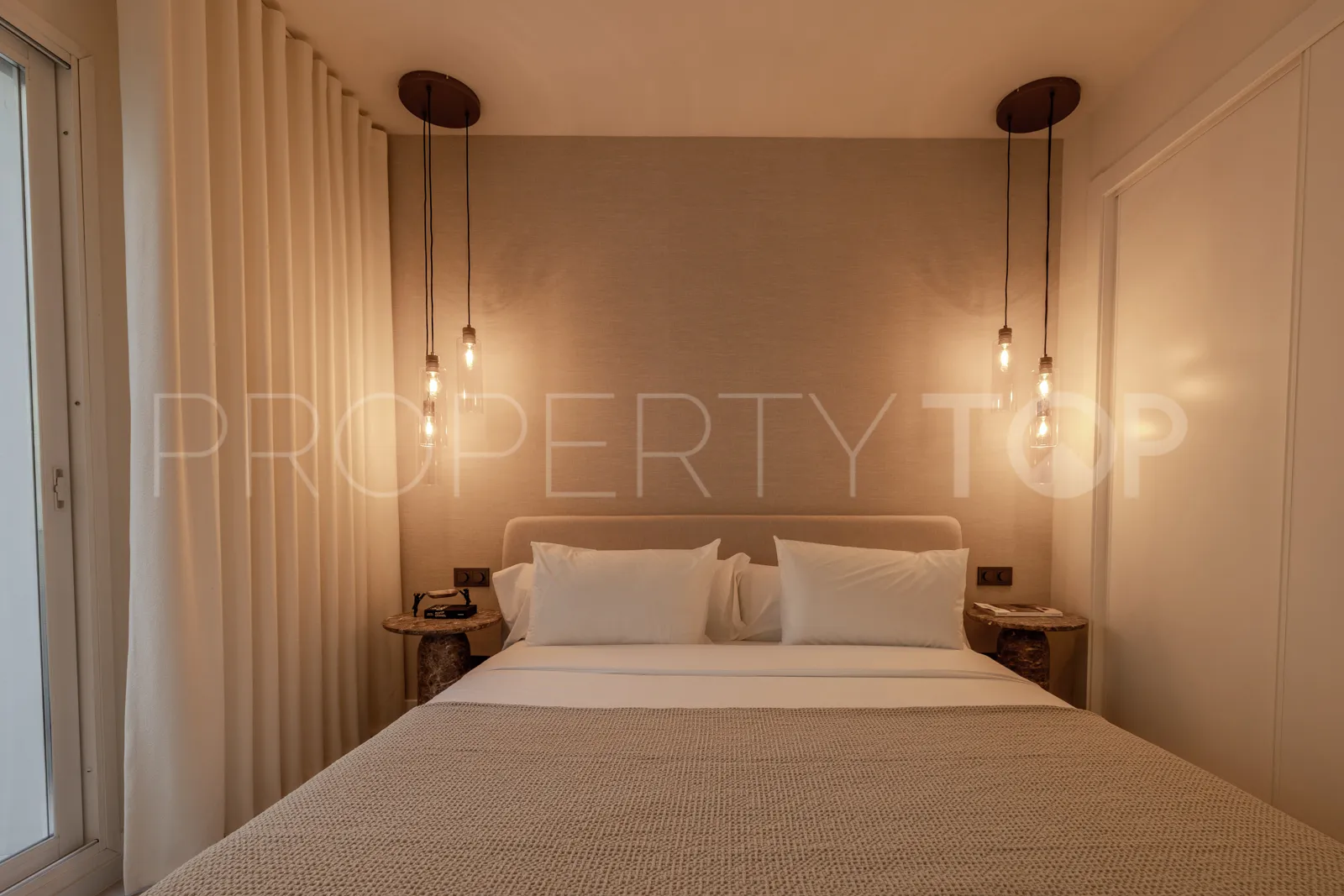 For sale apartment in La Quinta with 3 bedrooms