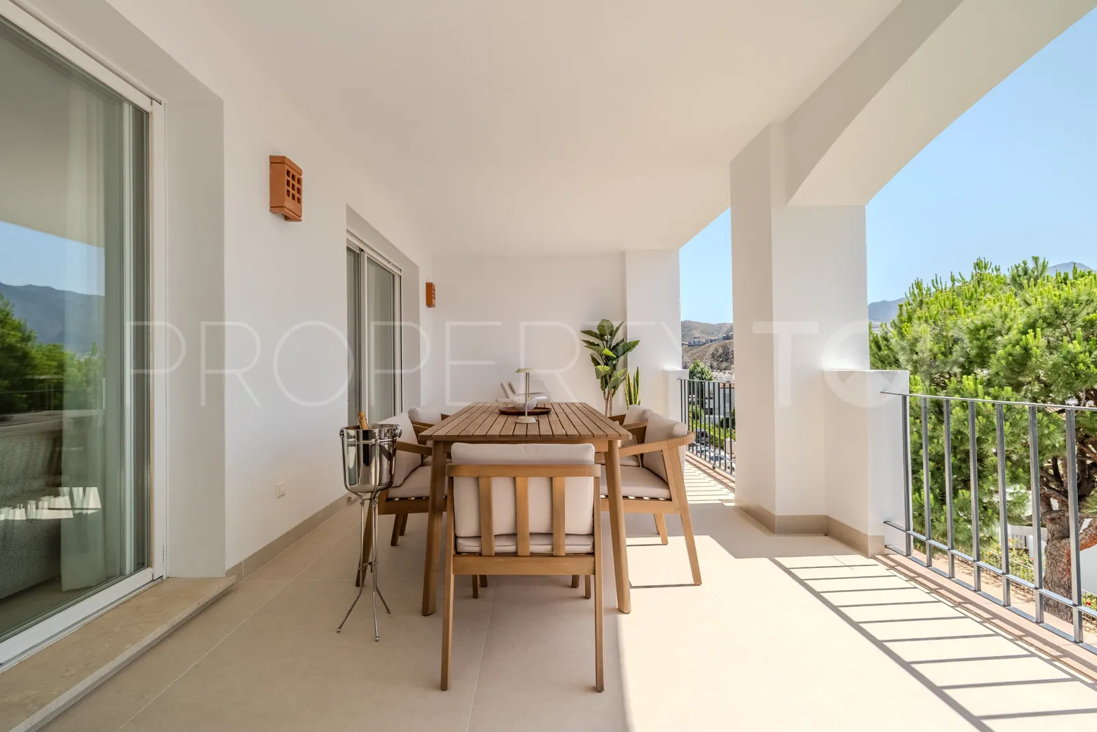 For sale apartment in La Quinta with 3 bedrooms