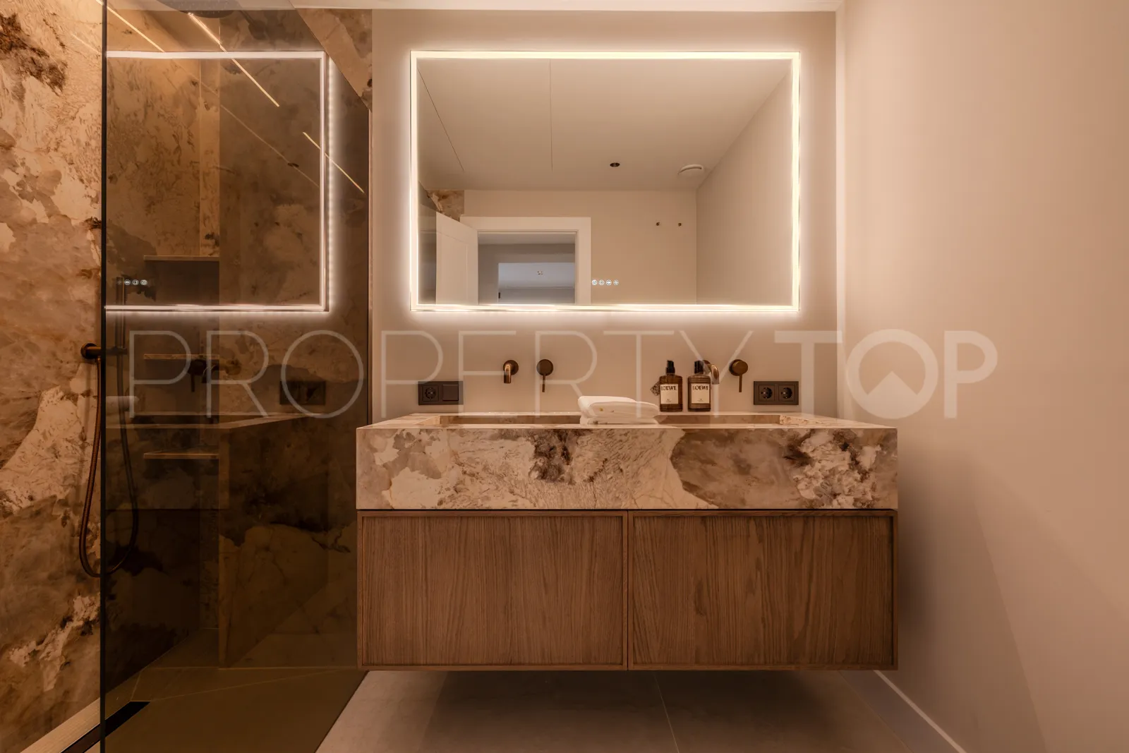 For sale apartment in La Quinta with 3 bedrooms