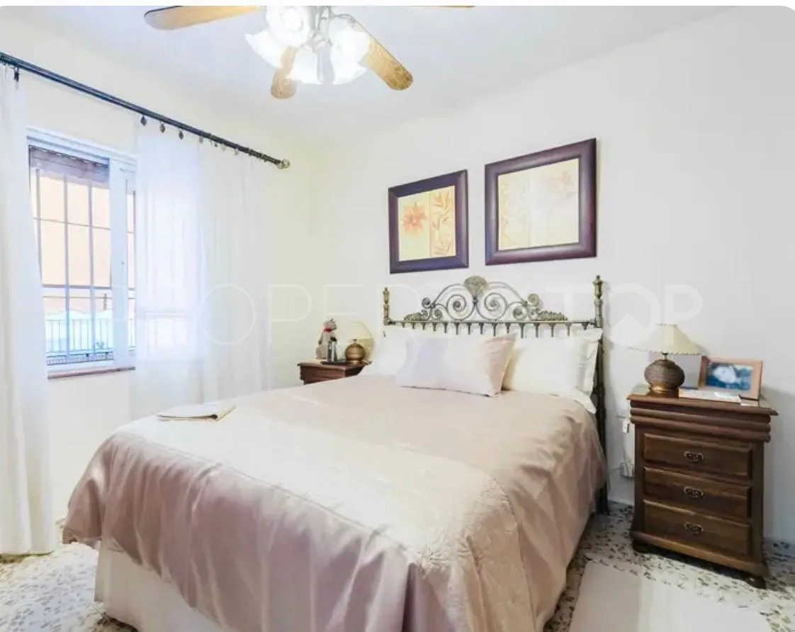 Buy town house with 4 bedrooms in San Pedro de Alcantara