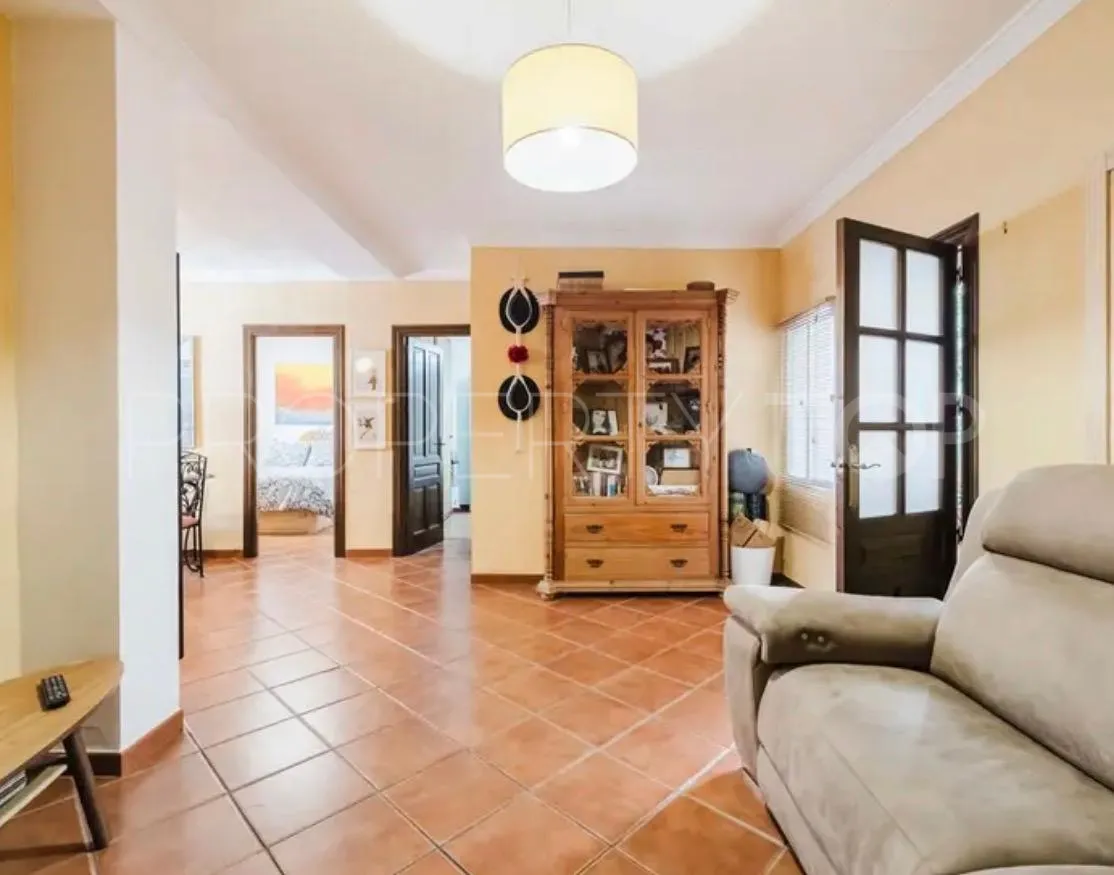 Buy town house with 4 bedrooms in San Pedro de Alcantara