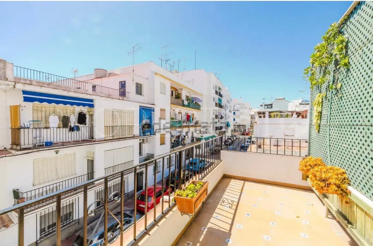 Buy town house with 4 bedrooms in San Pedro de Alcantara