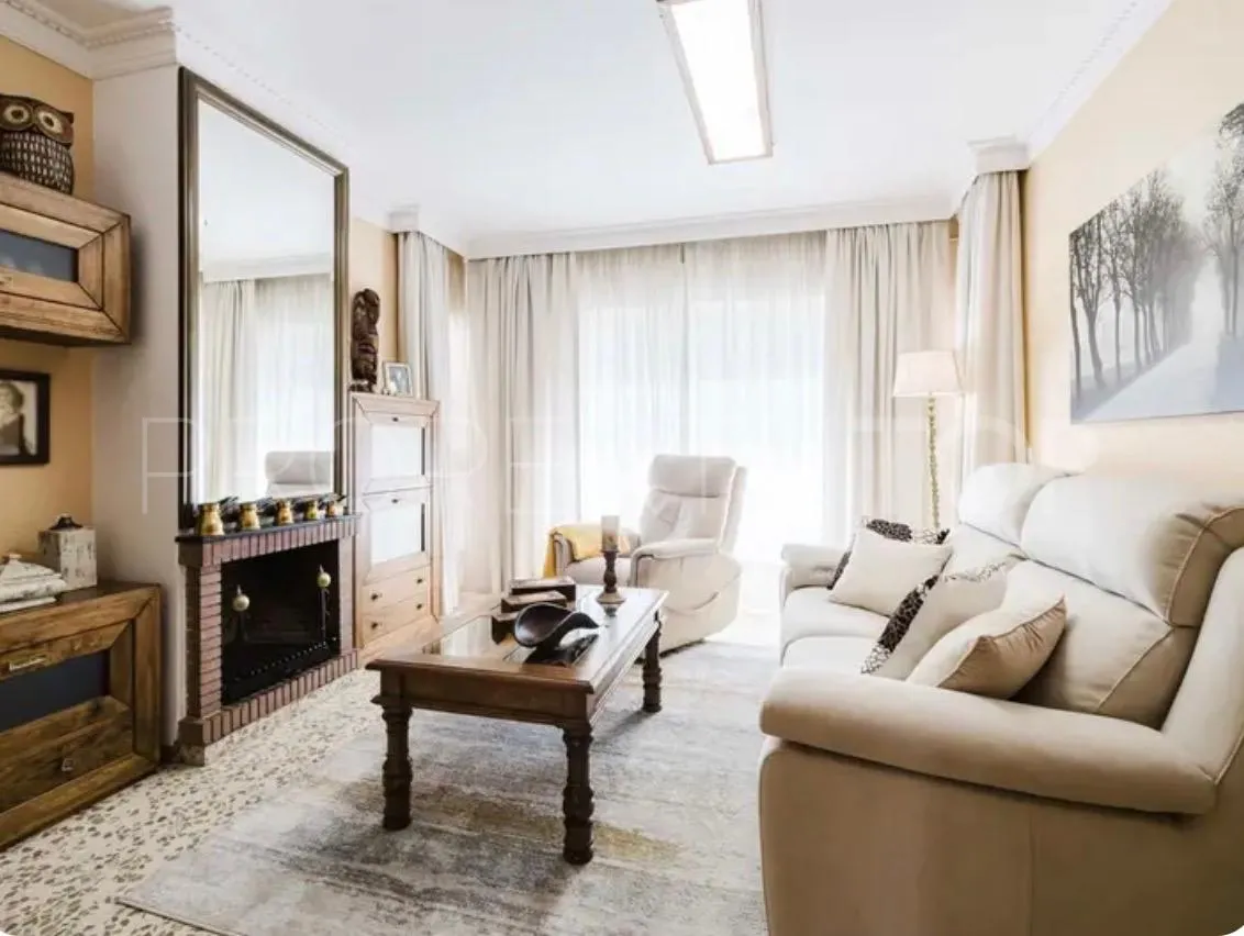 Buy town house with 4 bedrooms in San Pedro de Alcantara