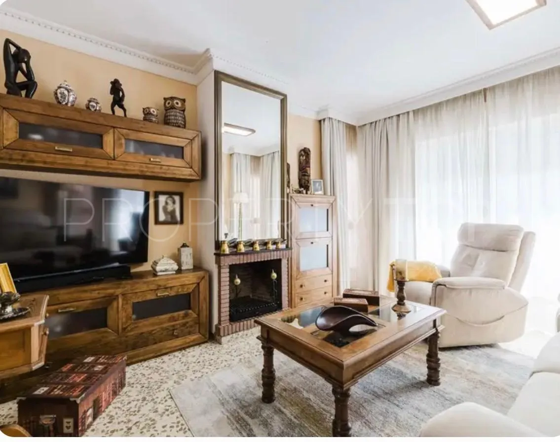 Buy town house with 4 bedrooms in San Pedro de Alcantara