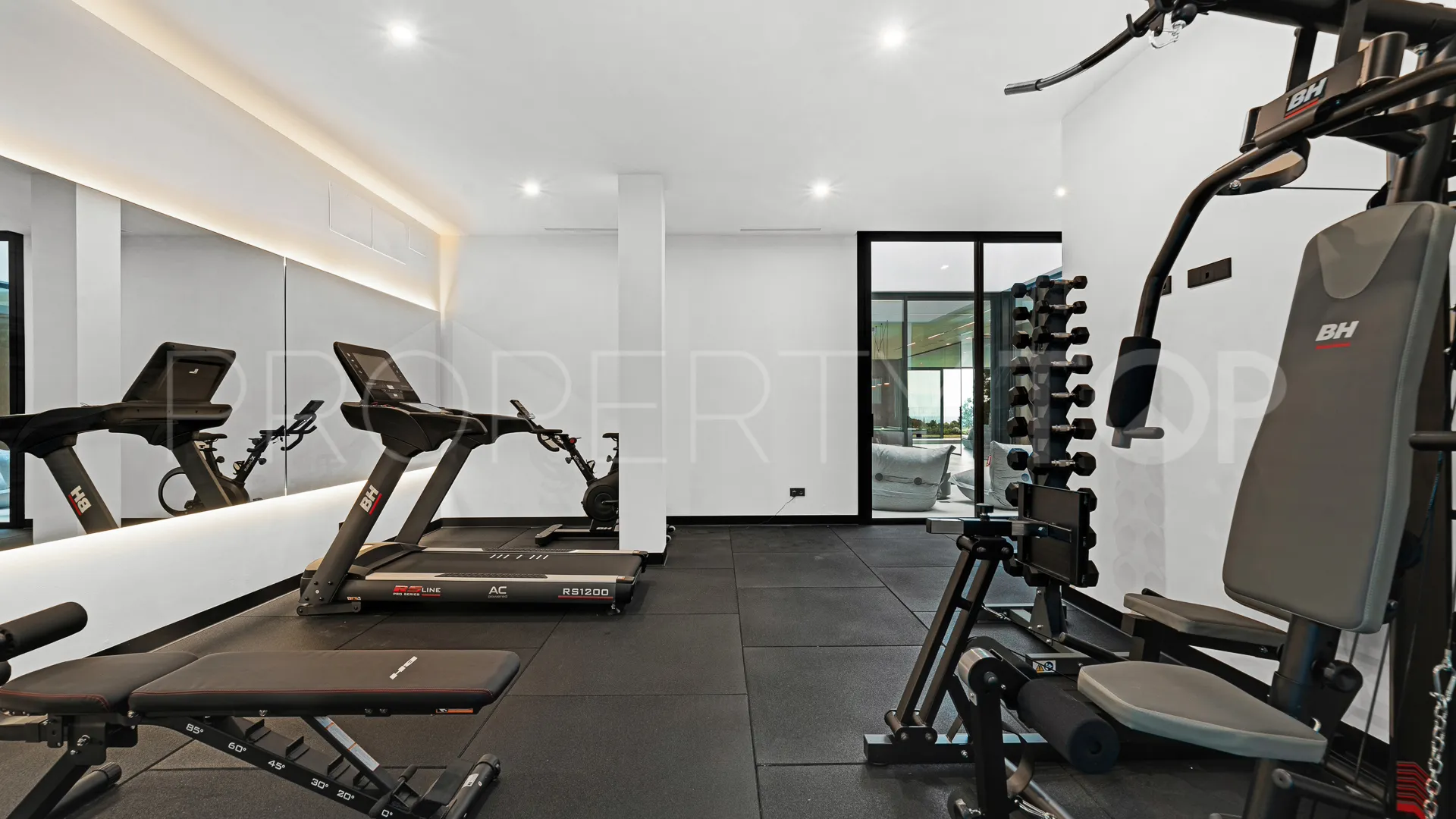 Villa in El Madroñal for sale