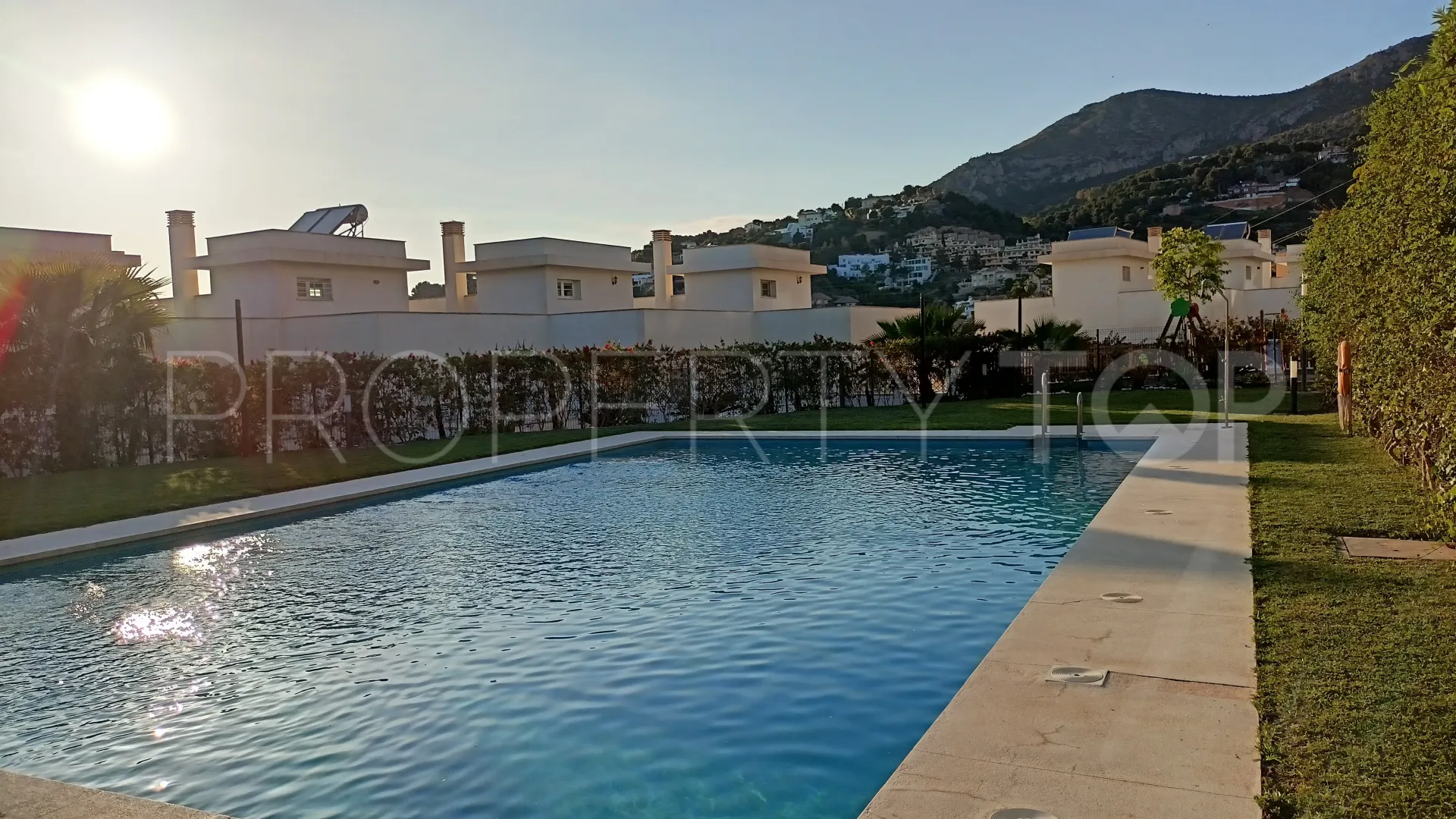 For sale town house with 3 bedrooms in Pinares de San Antón