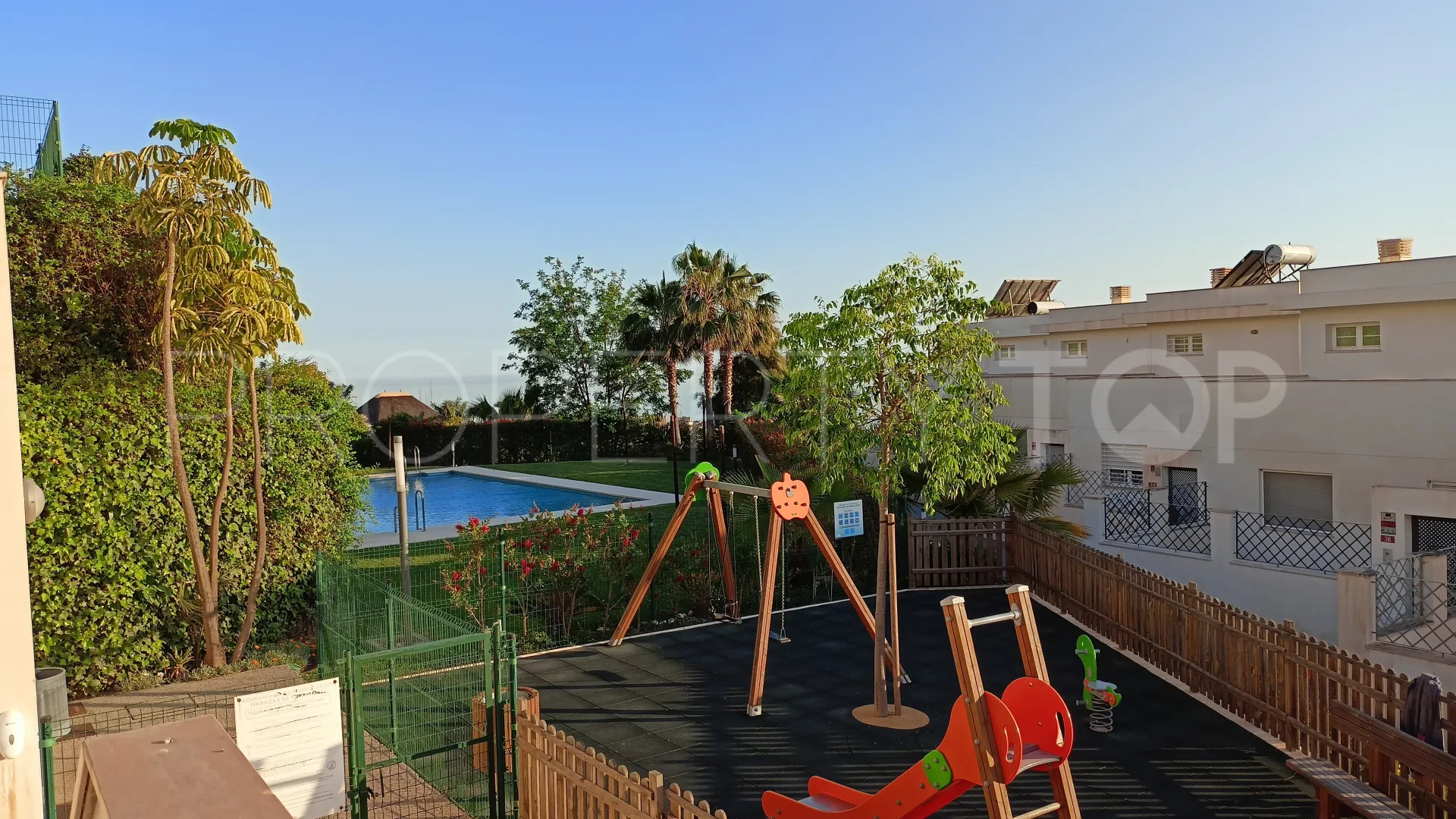 For sale town house with 3 bedrooms in Pinares de San Antón