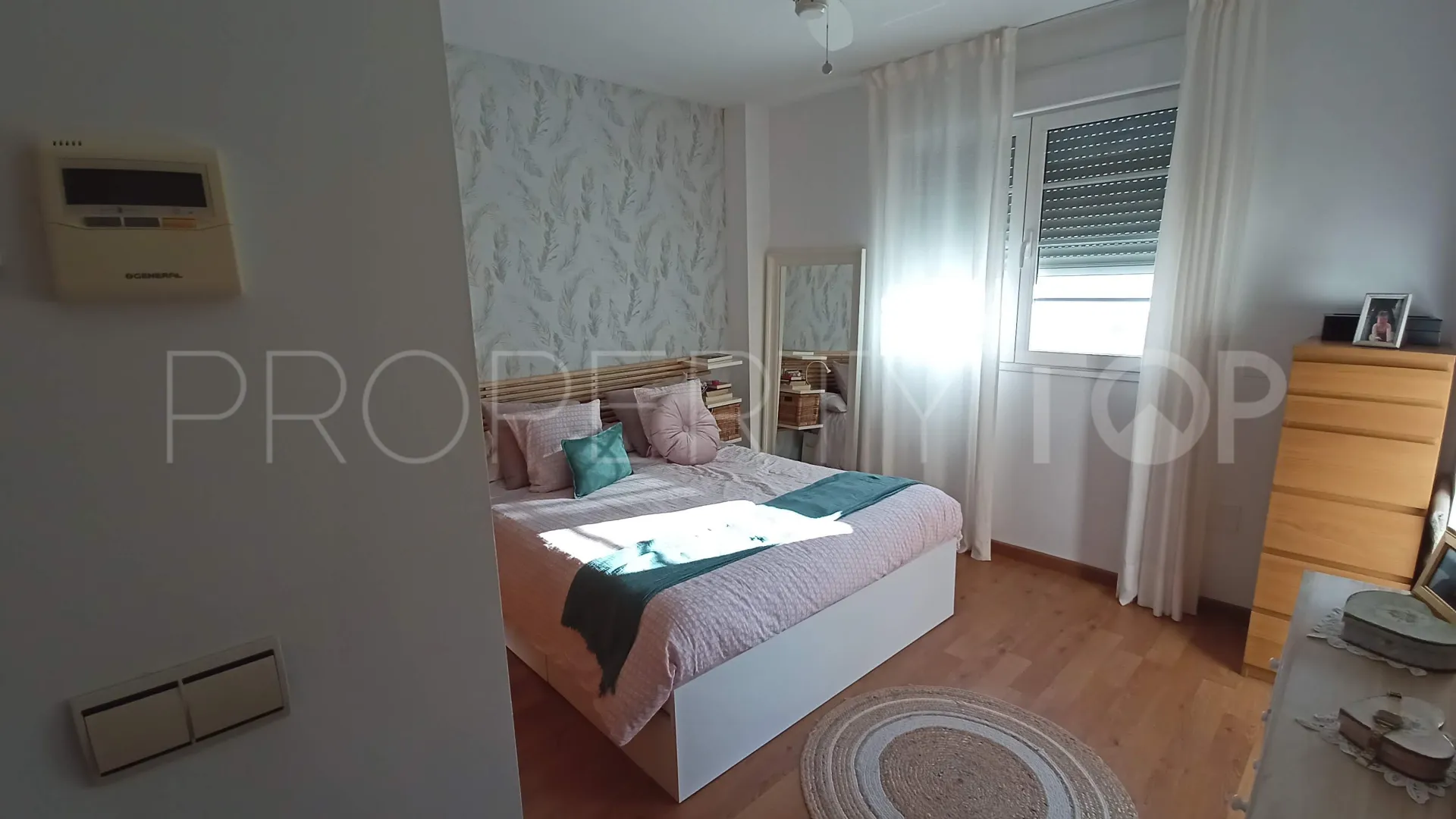 For sale town house with 3 bedrooms in Pinares de San Antón