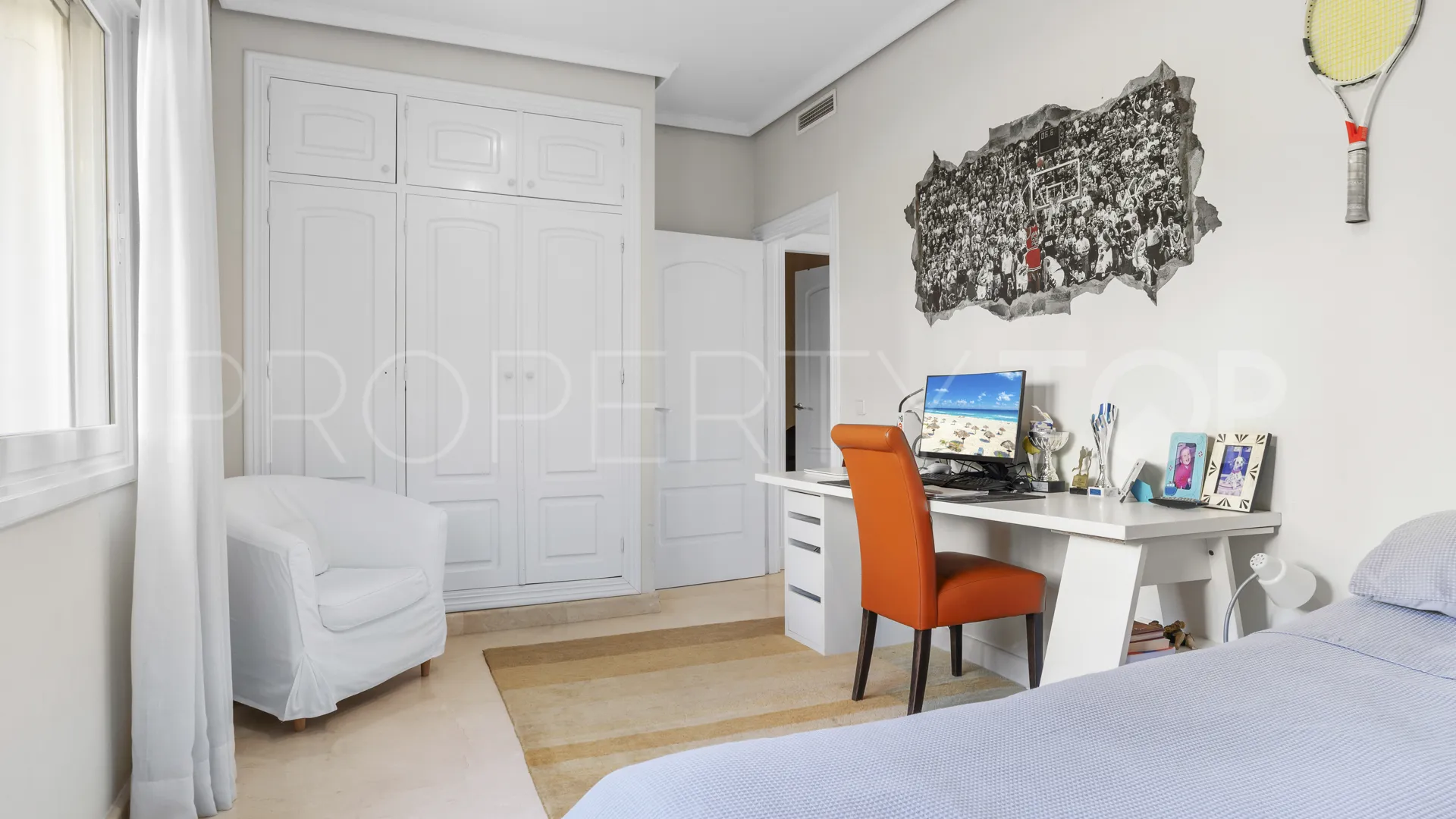 Se vende villa de 6 dormitorios en Paraiso Alto