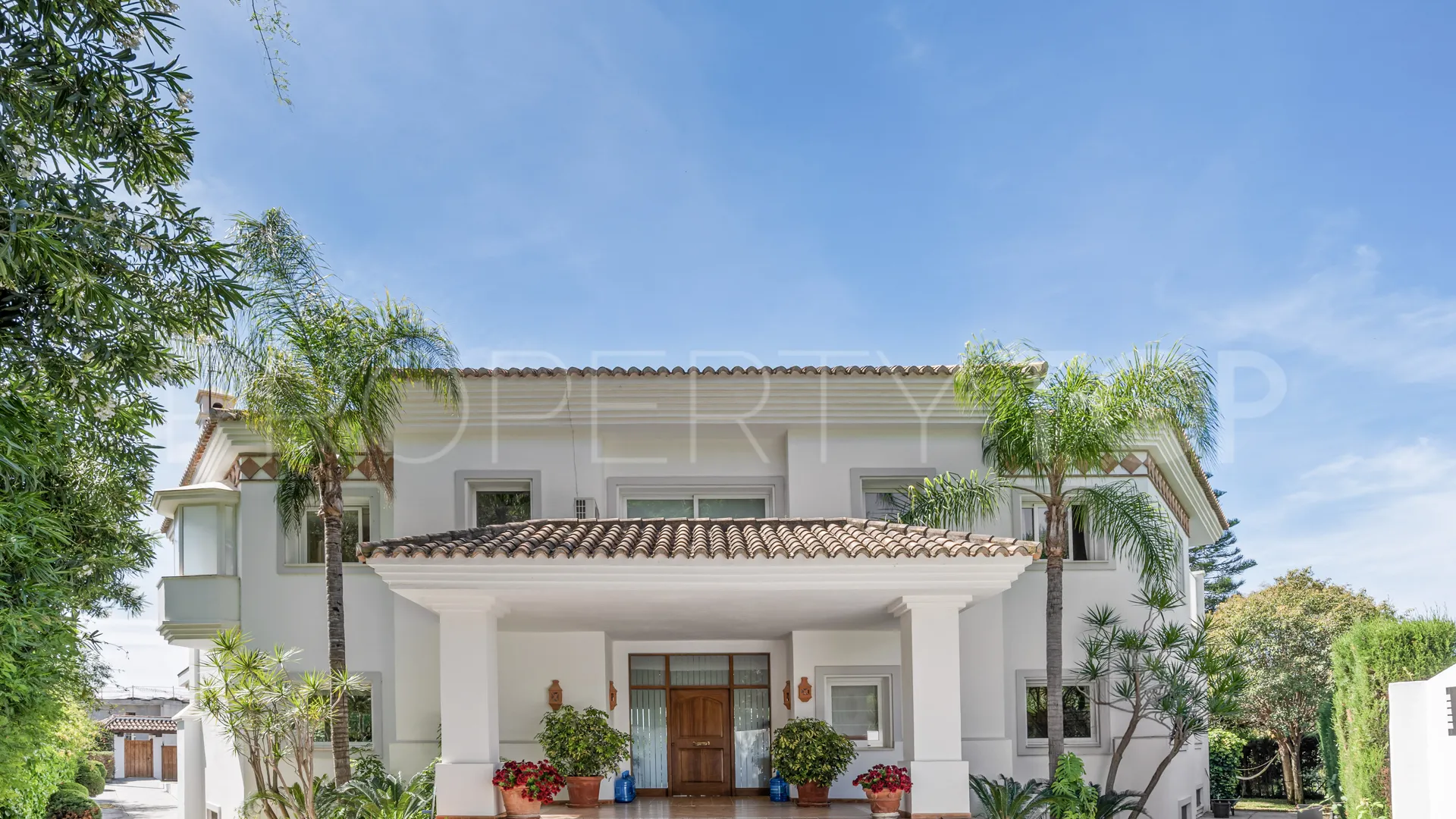 Se vende villa de 6 dormitorios en Paraiso Alto