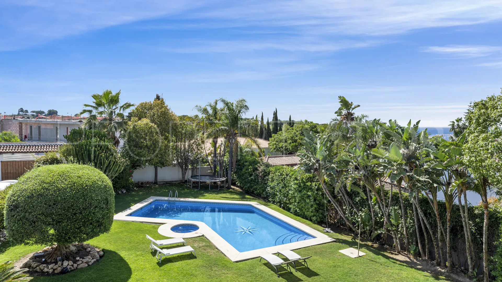 Se vende villa de 6 dormitorios en Paraiso Alto