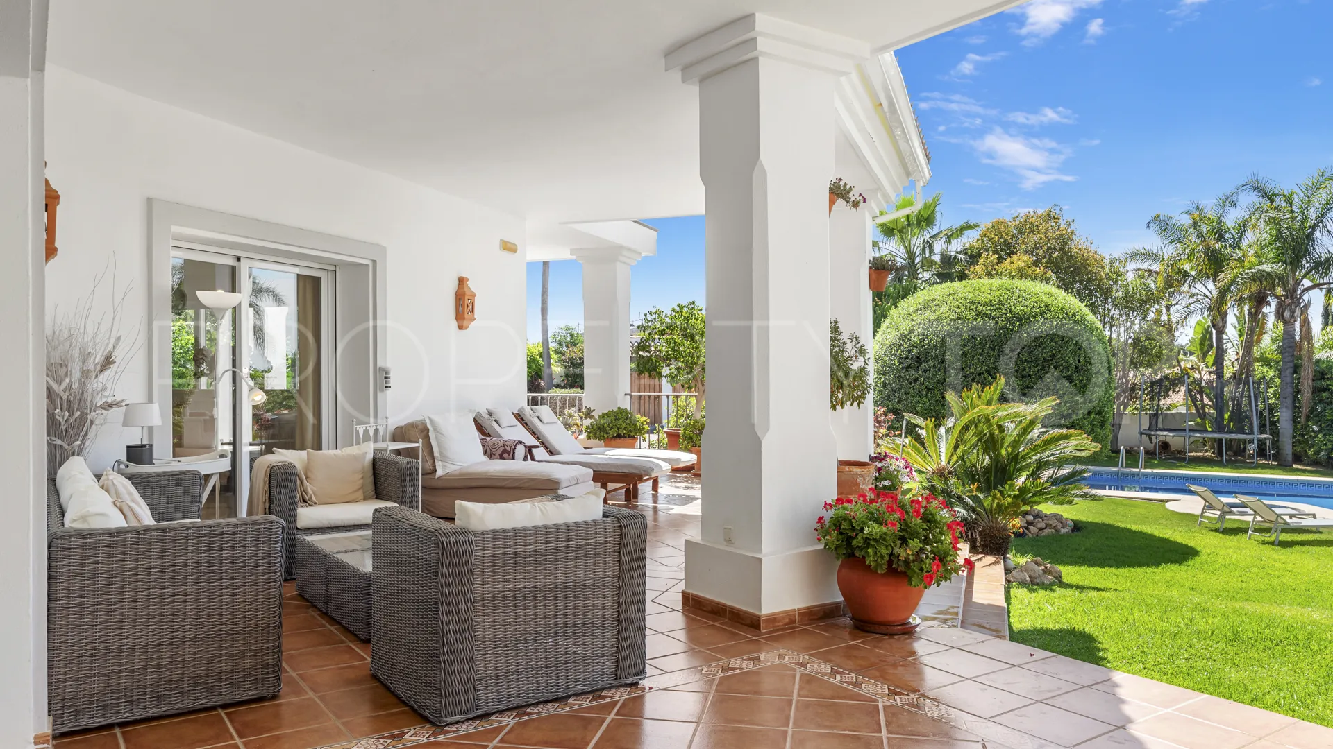 Se vende villa de 6 dormitorios en Paraiso Alto