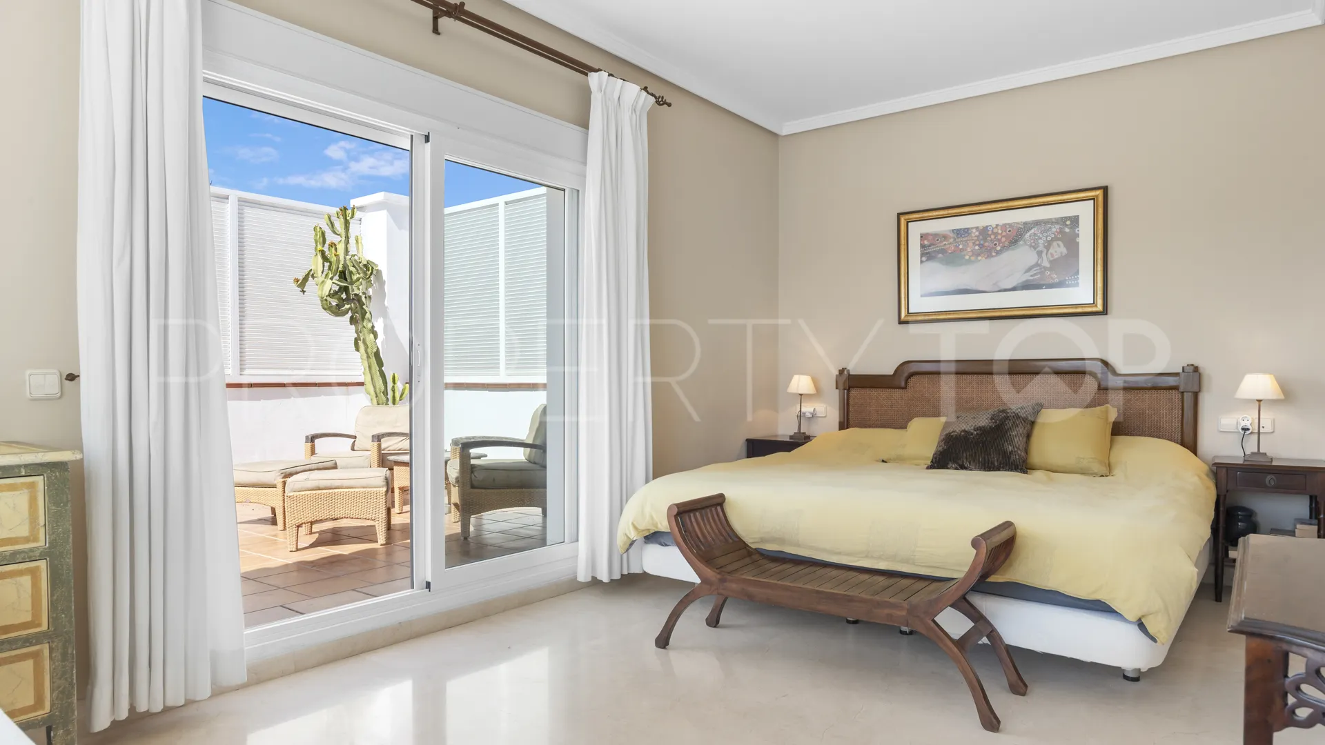 Se vende villa de 6 dormitorios en Paraiso Alto
