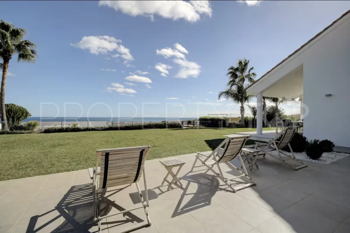6 bedrooms villa in Manilva for sale