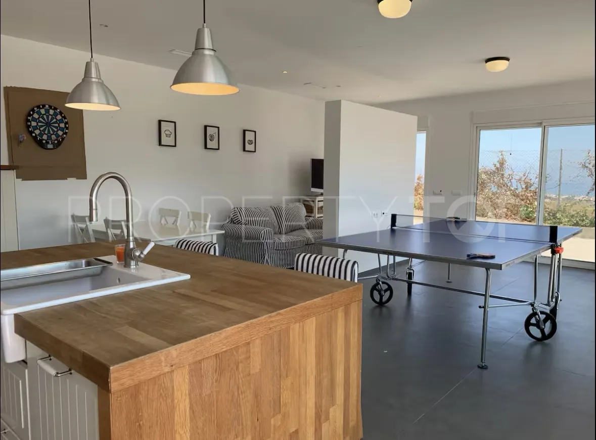 6 bedrooms villa in Manilva for sale