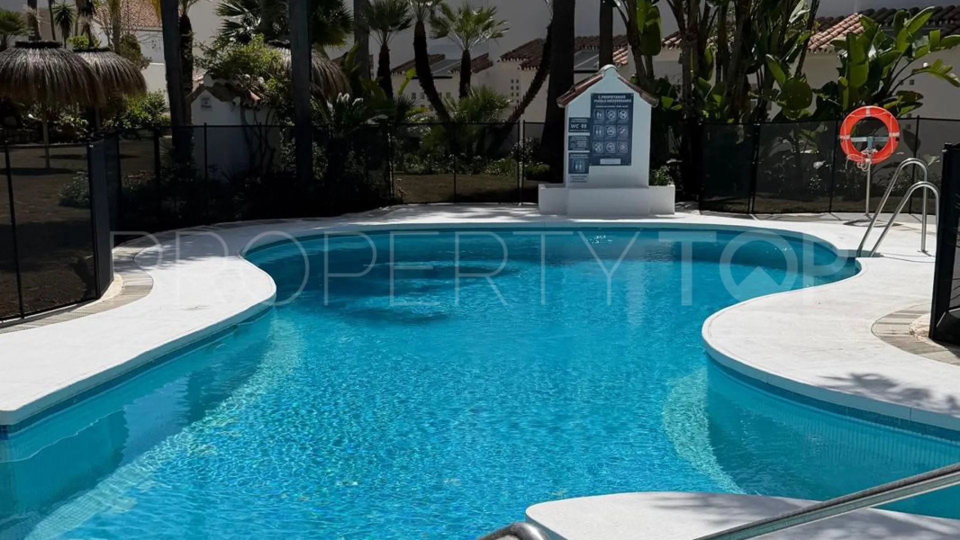 Apartment for sale in Bahia de Marbella
