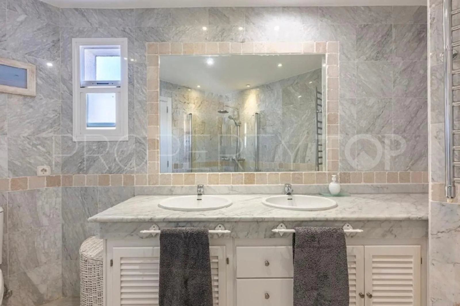 Apartment for sale in Bahia de Marbella