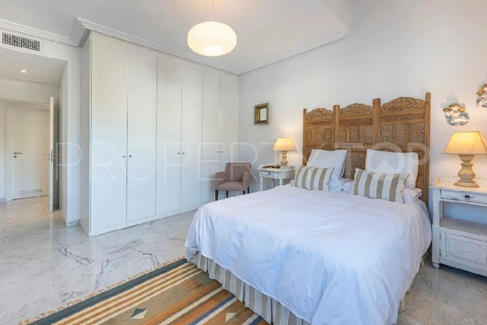 Apartment for sale in Bahia de Marbella