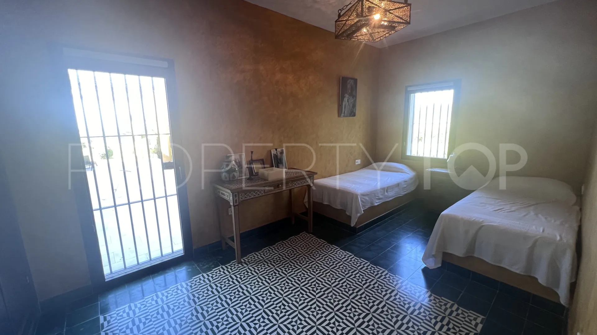 5 bedrooms villa in Atlanterra for sale