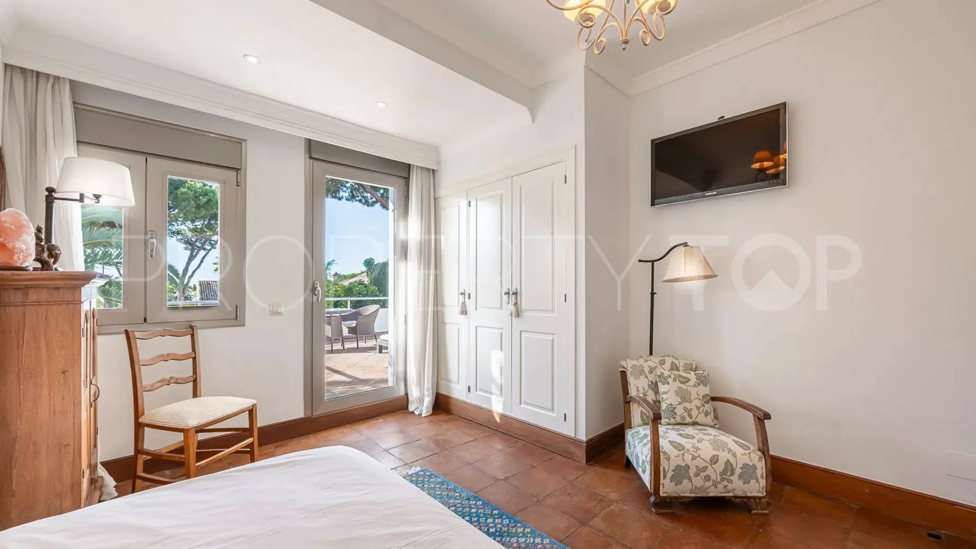 Villa con 5 dormitorios a la venta en Los Monteros Playa