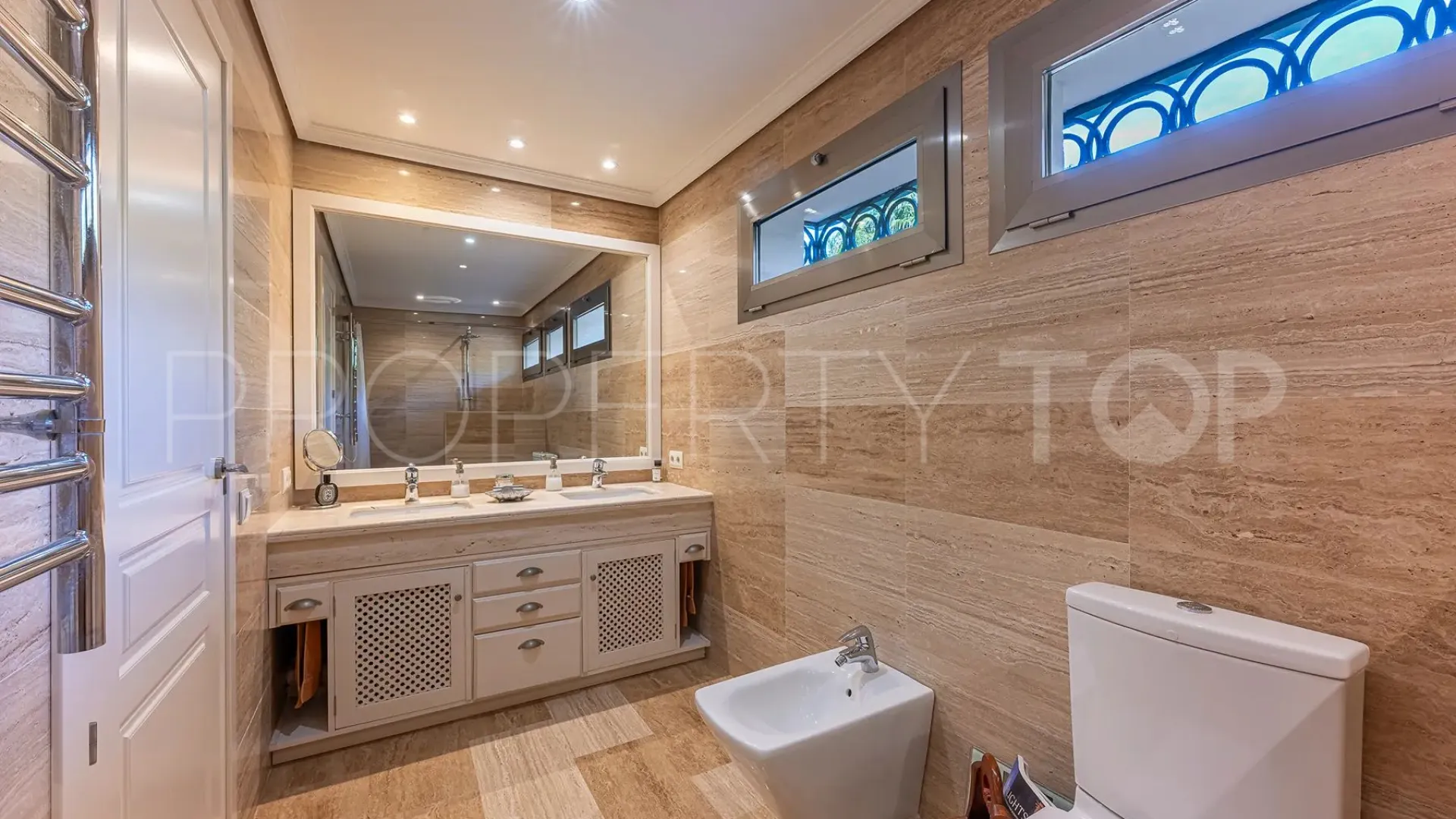 Villa con 5 dormitorios a la venta en Los Monteros Playa