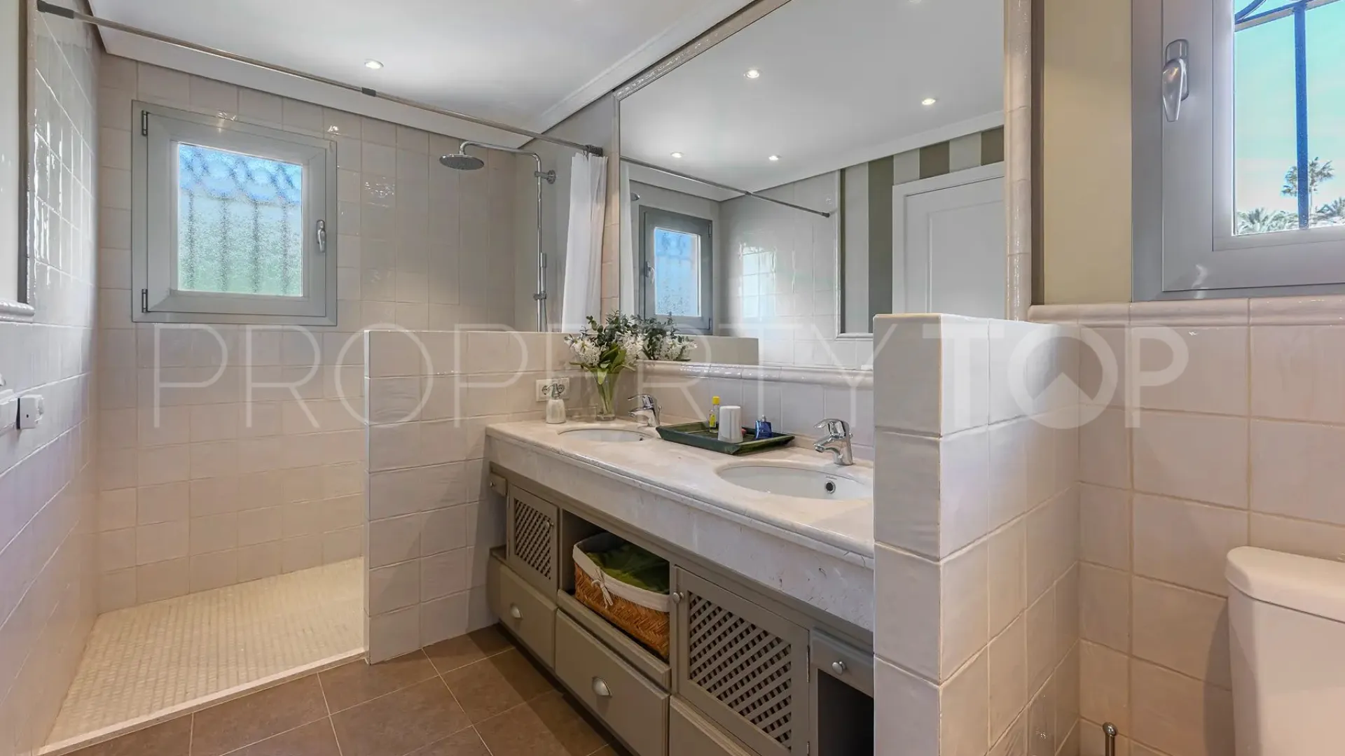 Villa con 5 dormitorios a la venta en Los Monteros Playa