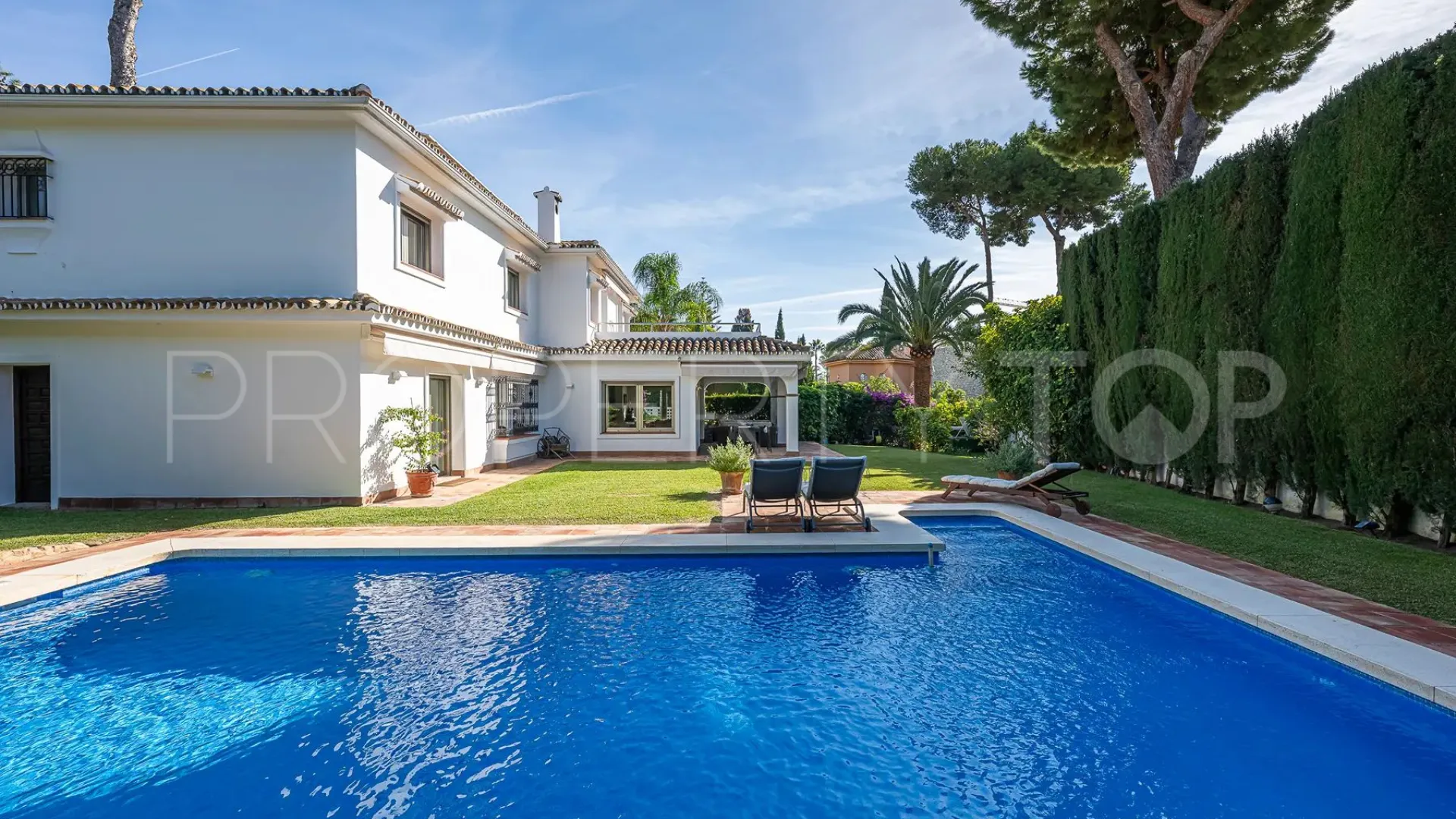 Villa con 5 dormitorios a la venta en Los Monteros Playa